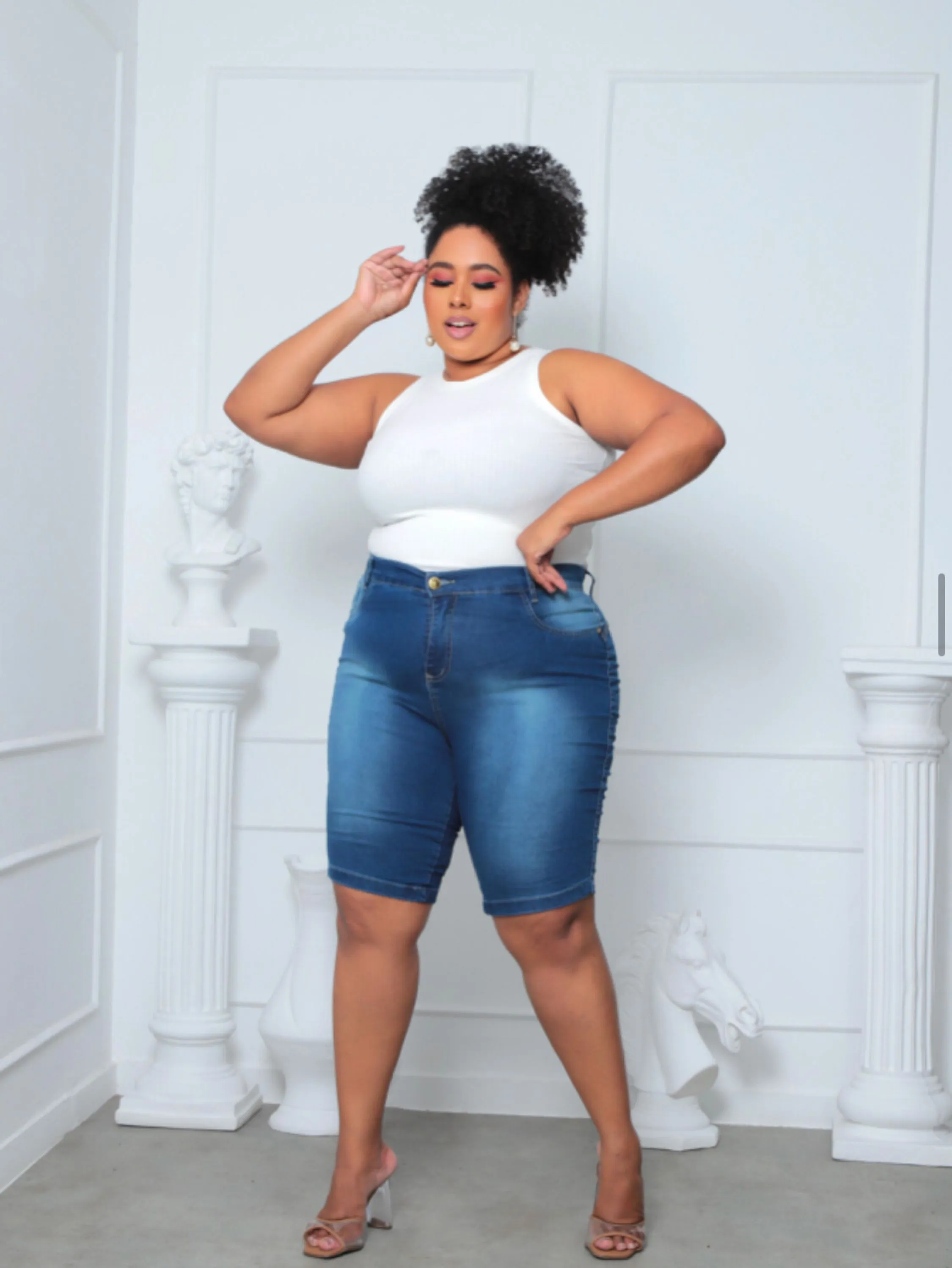 Bermuda feminina plus size com lykra