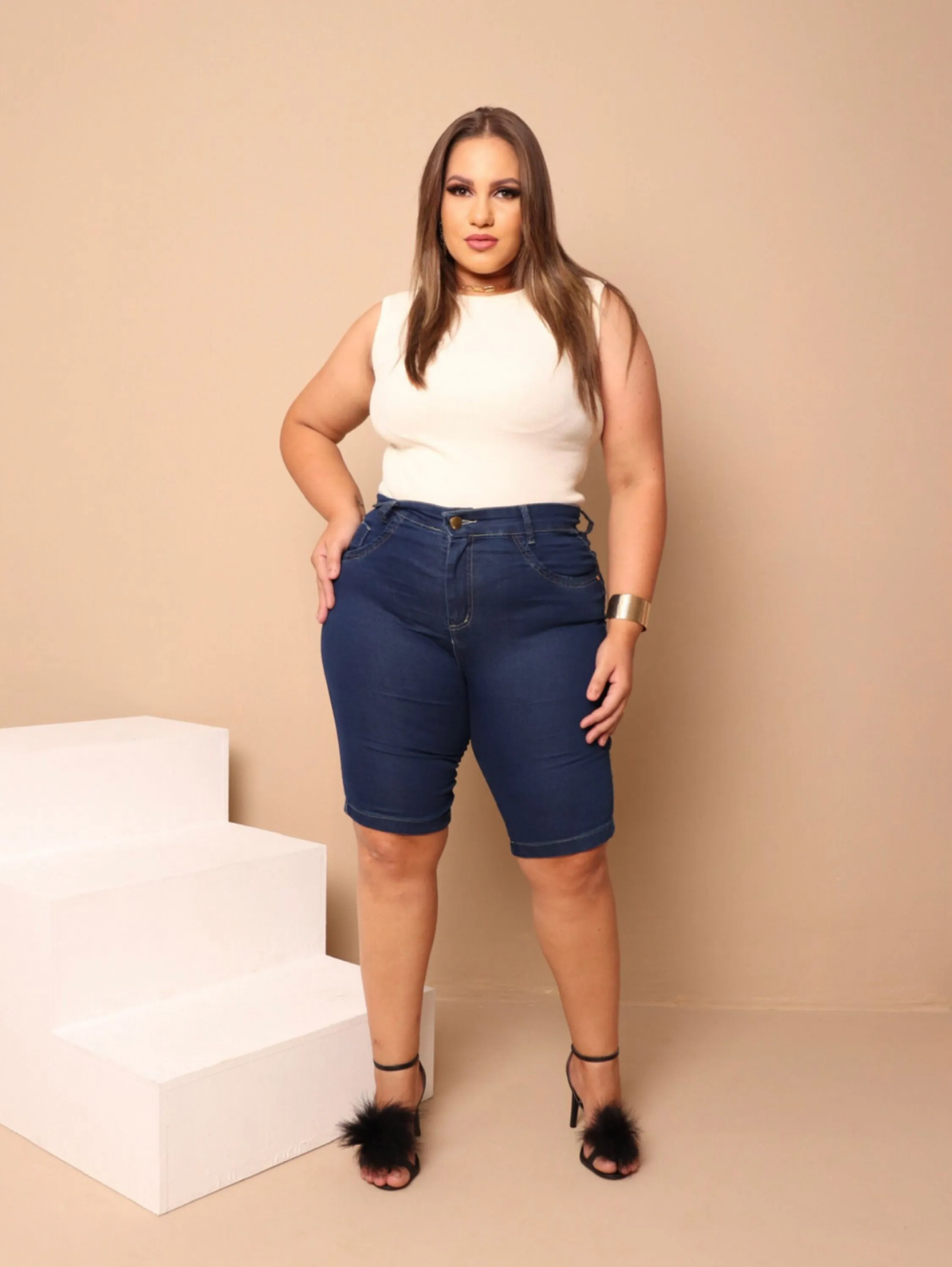 Bermuda pedal jeans feminina plus size com elastano cintura alta