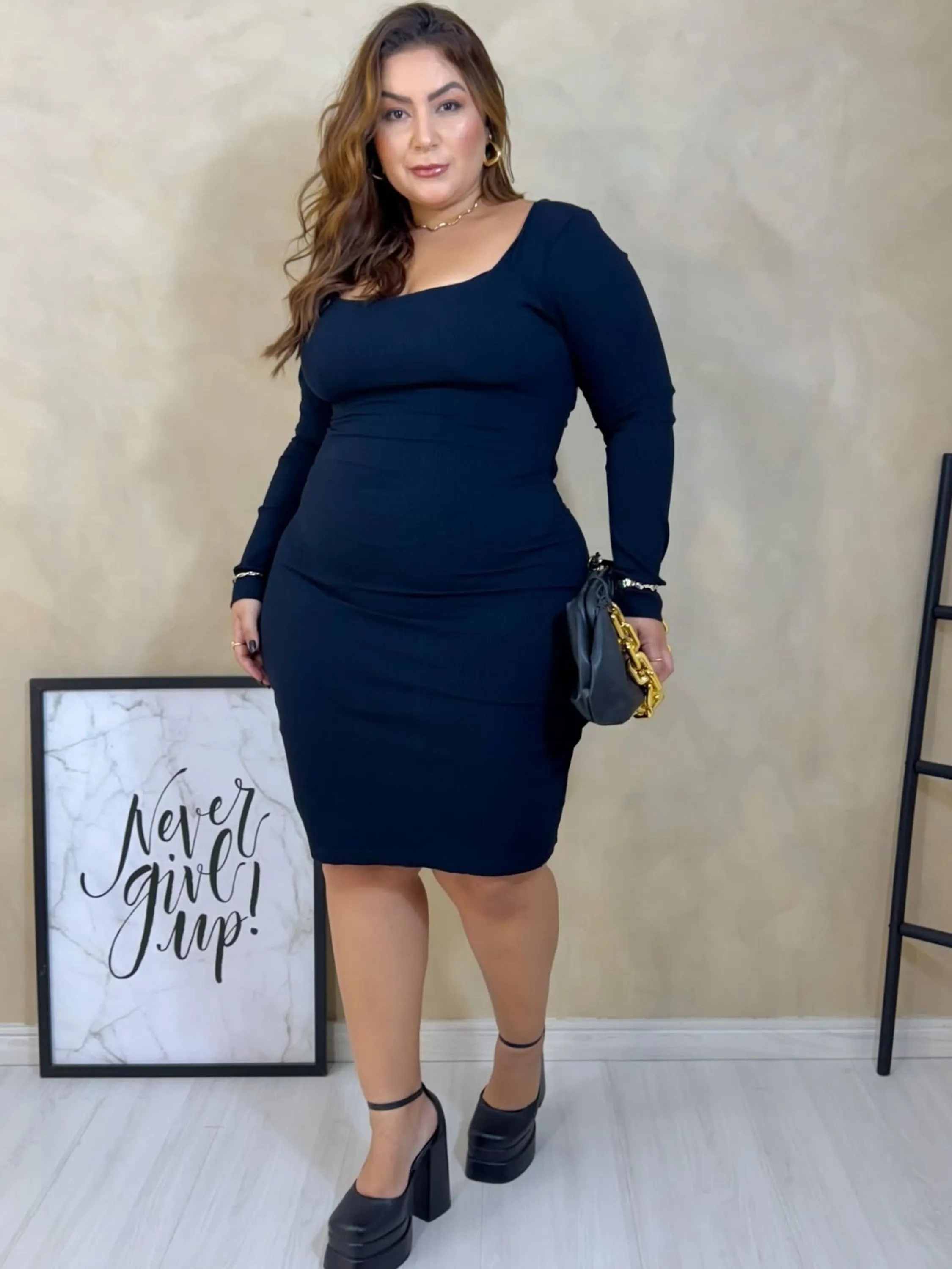 VESTIDO ISIS MANGA LONGA PLUS SIZE