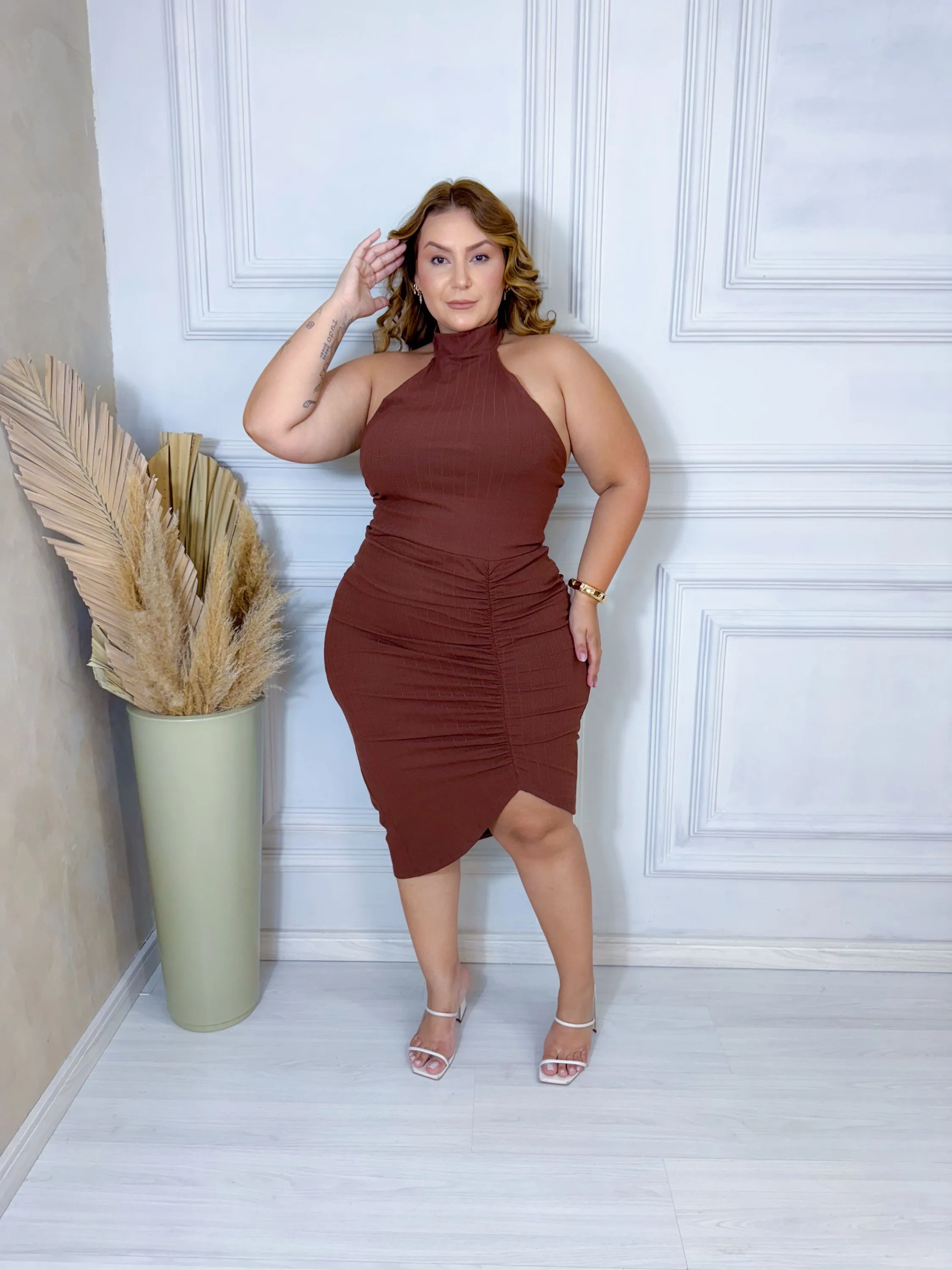 VESTIDO FRENTE ÚNICA PLUS SIZE COM DETAL GRAPEADO