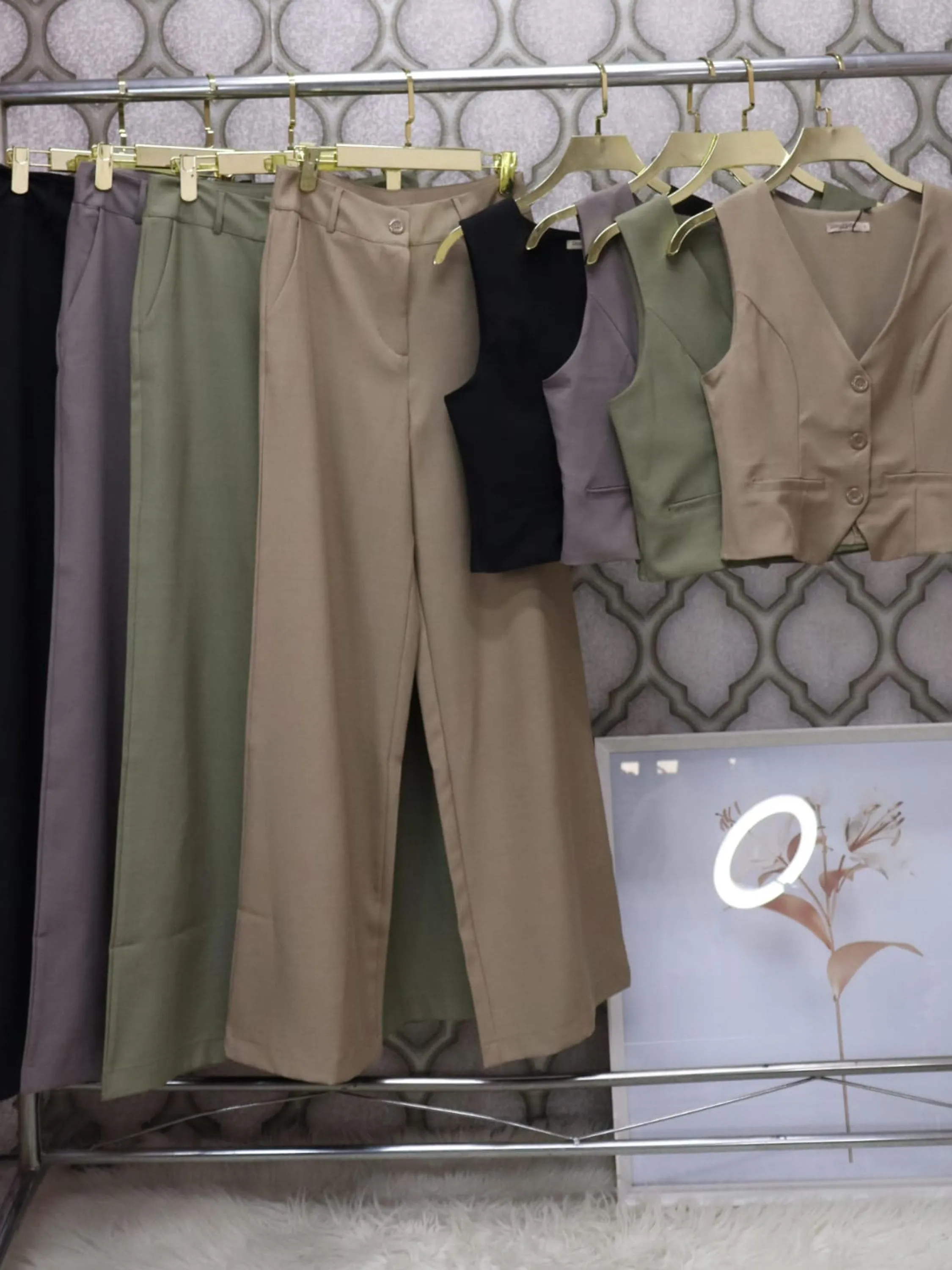 Susek Modas Conjunto Longo Calça e Colete Alfaiataria Gabardine Com Bolso Social Fashion 189