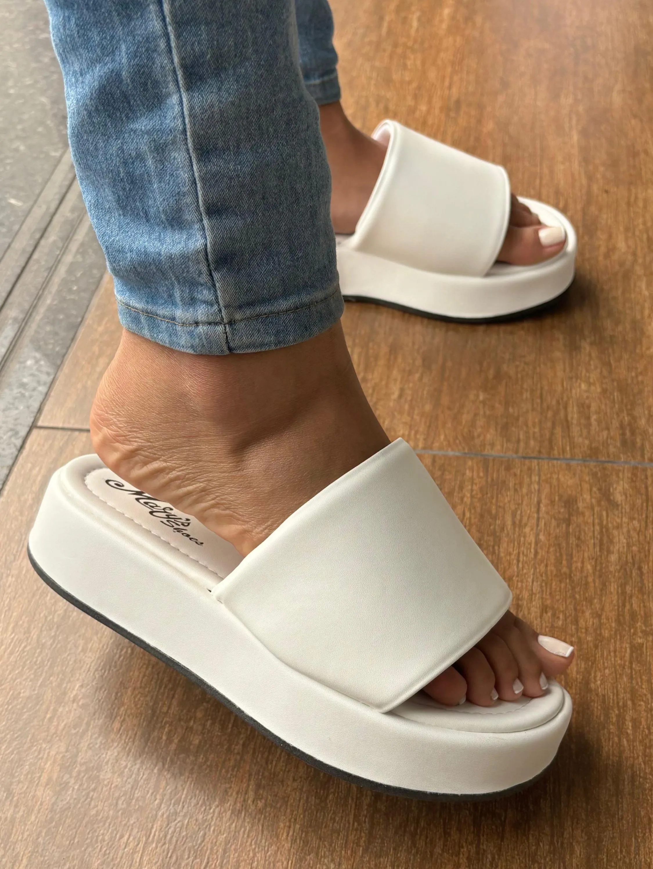 Tamanco feminino Slide Chinelo Moda Flat Reta