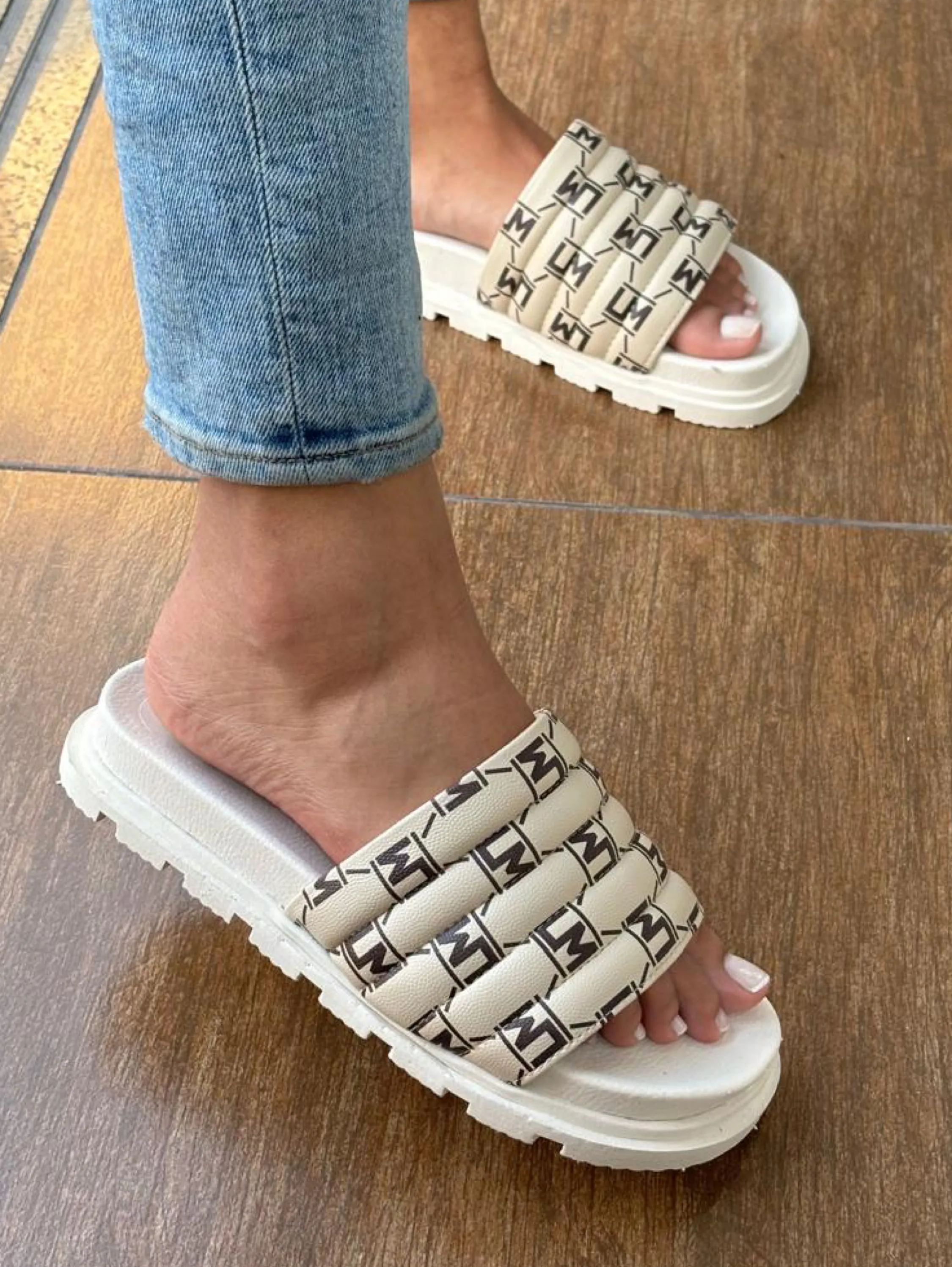 Chinelo Sandalia Feminina confortável Papete slide Tendência