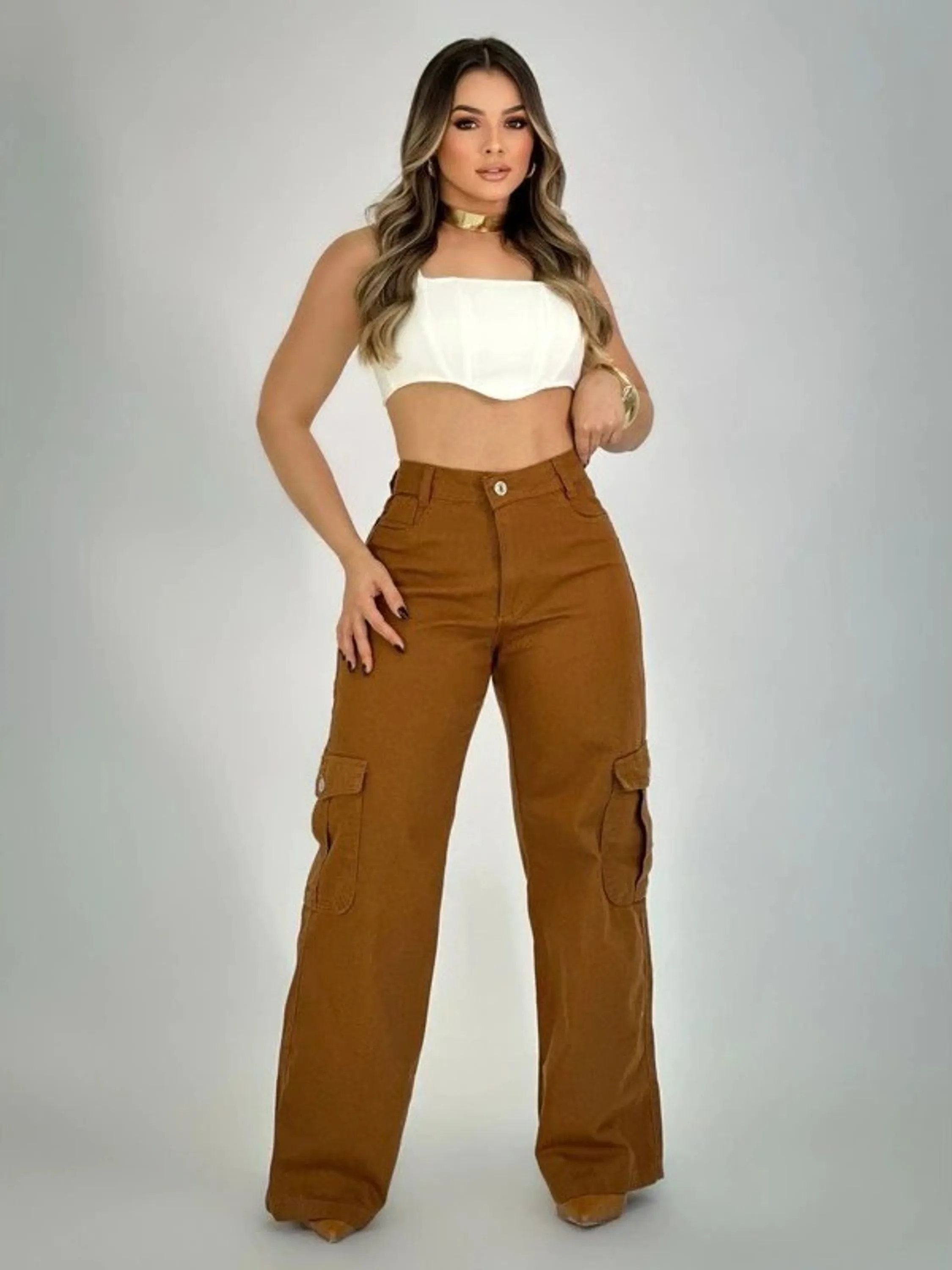 Calça jeans cargo feminina caramelo escuro