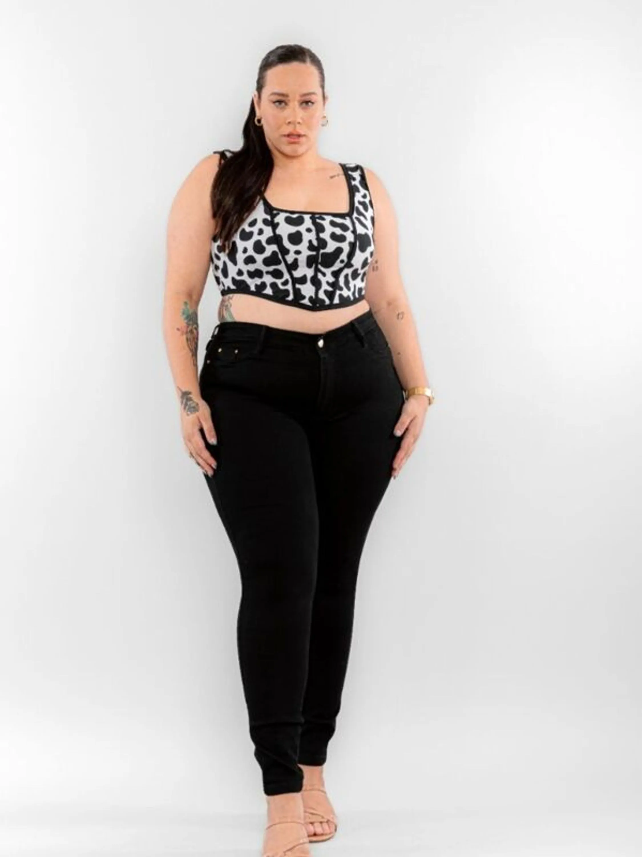 calça  jeans feminina  plus size cor preta