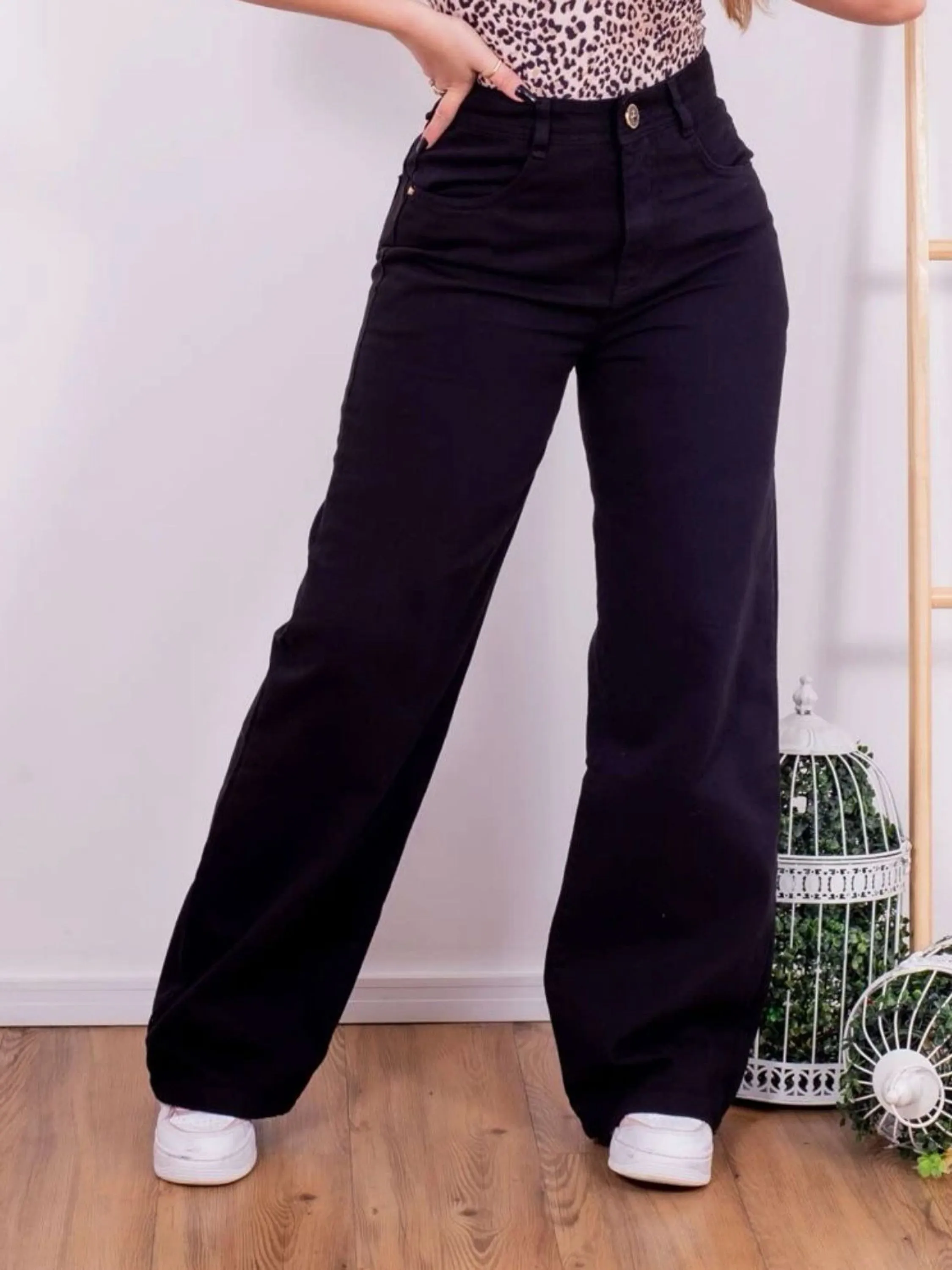 Calça jeans feminina pantalona lavagem preta 100% algodão