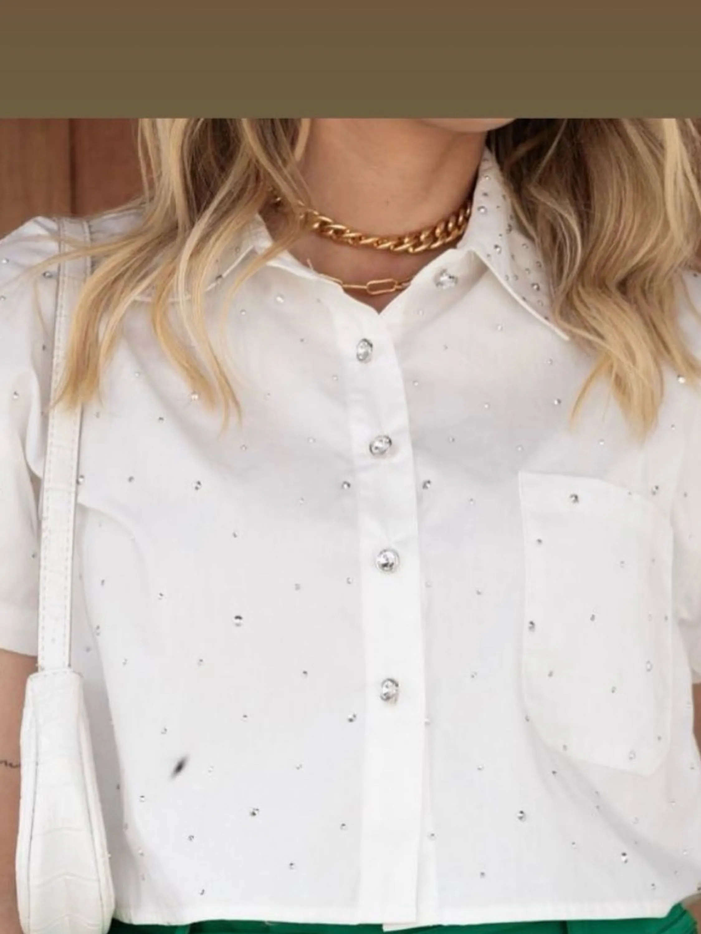 Camisa cropped em pedrarias A1016