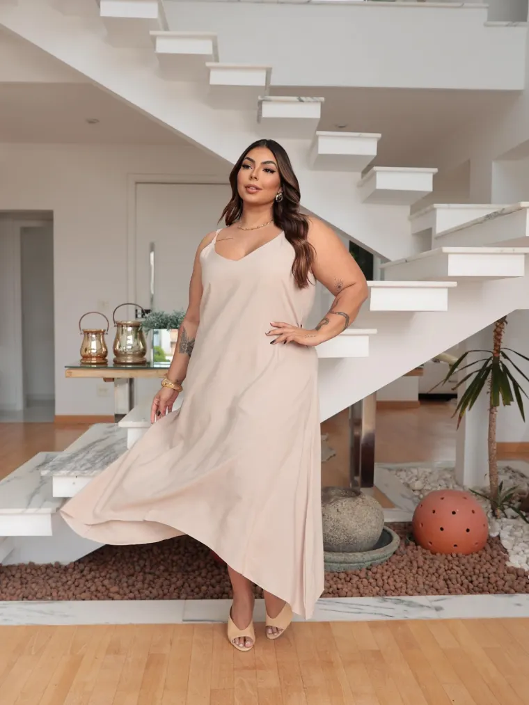Vestido alcinha Midi liso plus size h