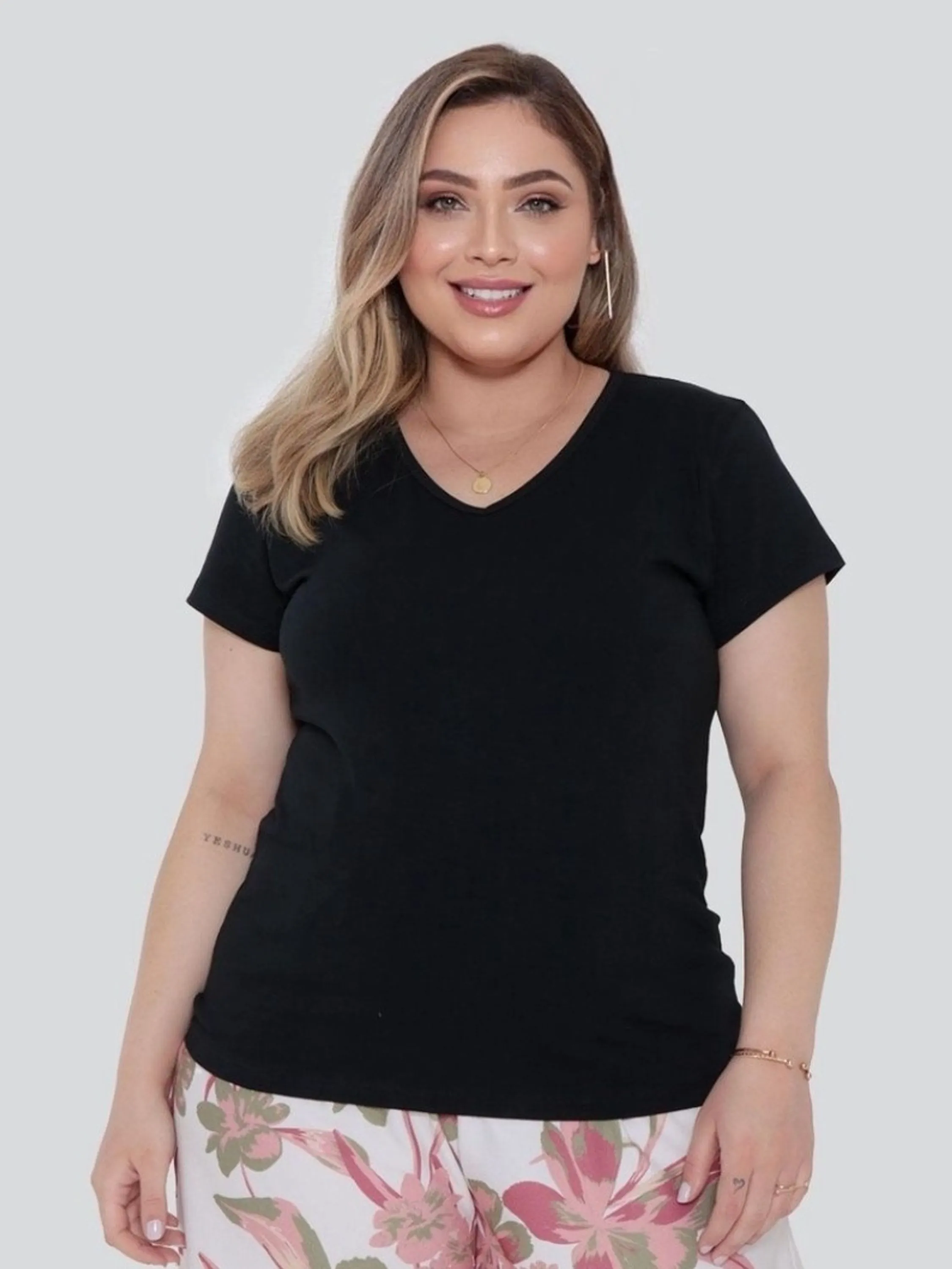 Camiseta ribana feminina Plus size