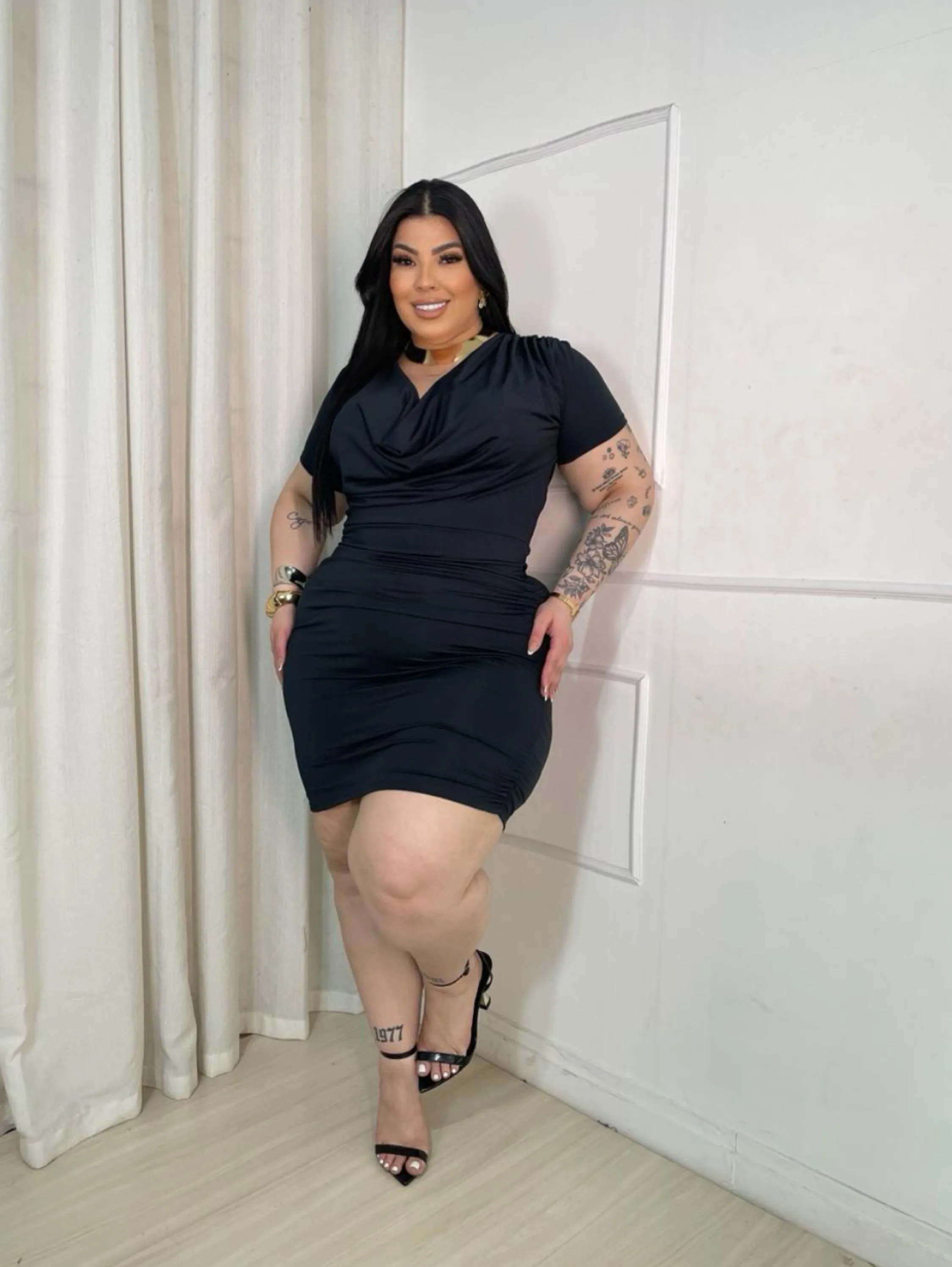 Vestido gola boba plus size nes