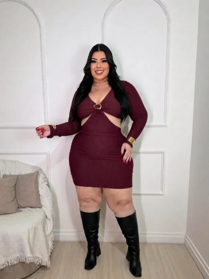 Vestido Curto Canelado Plus Size com Recortes Cut Out nes