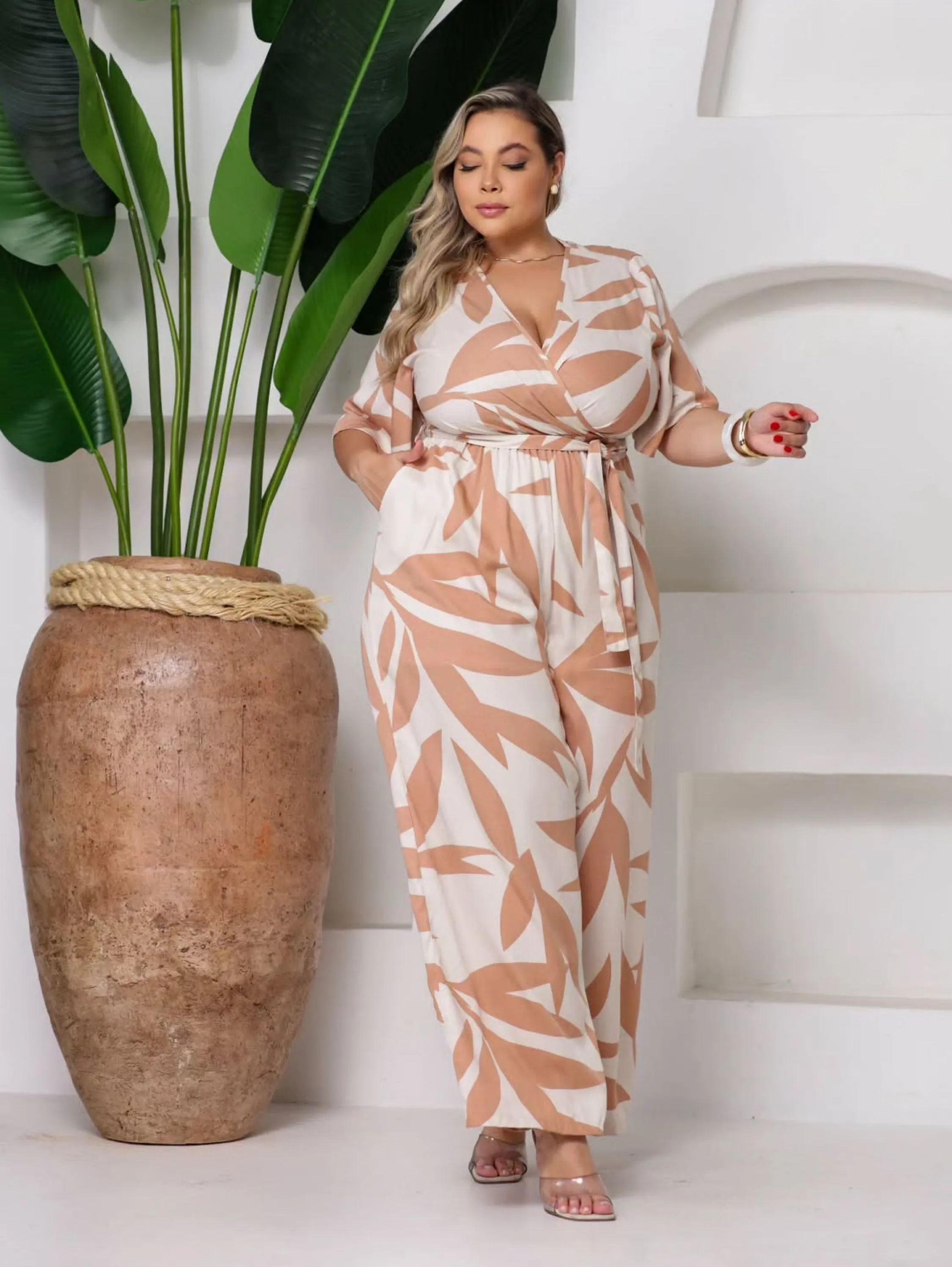 Macacão tais plus size luz