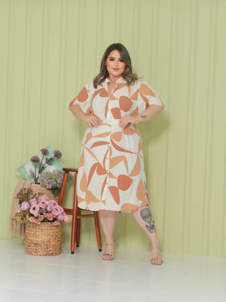 Vestido chemise manga curta estampado plus size e Iris