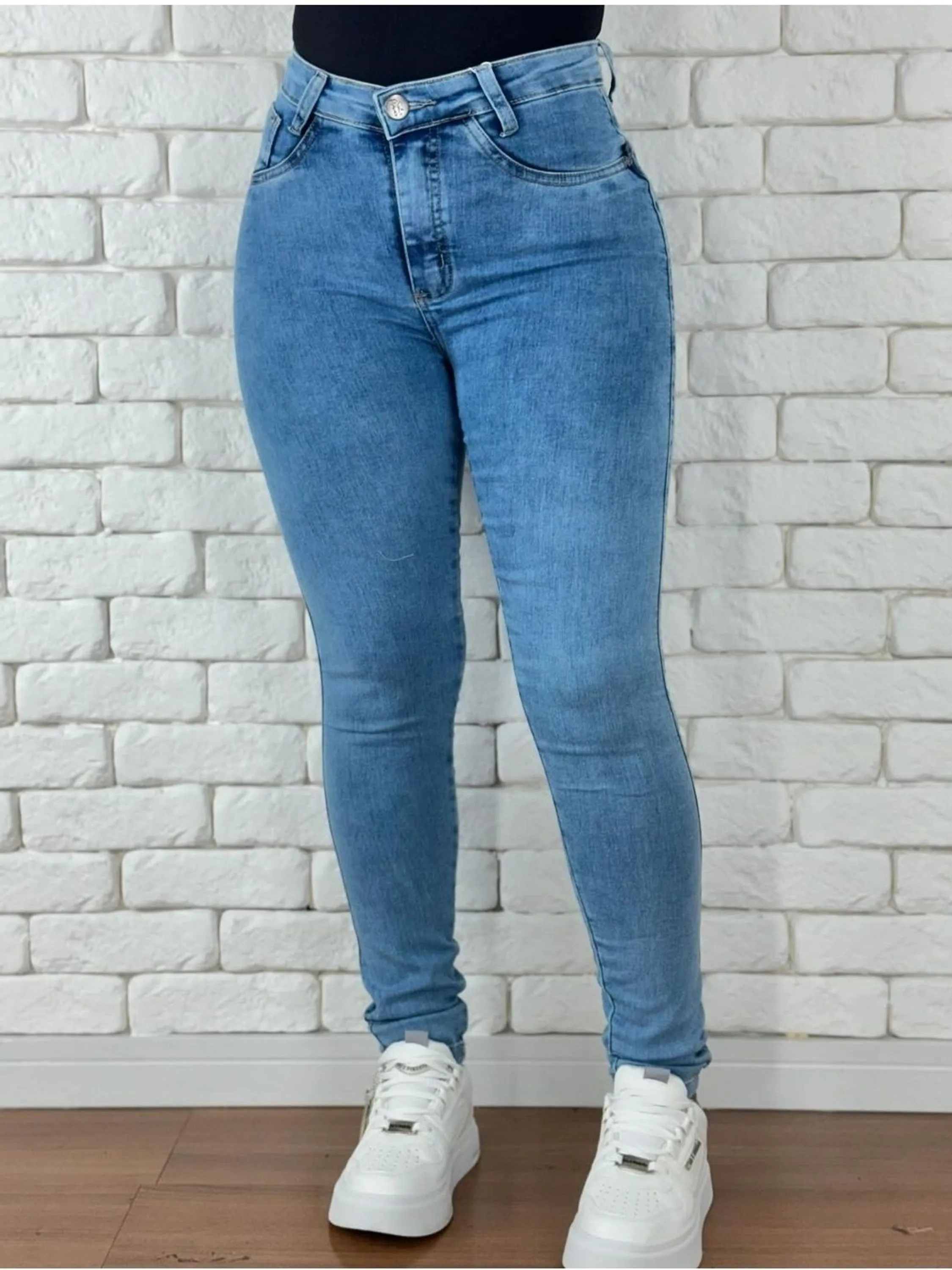 Calça jeans skinny feminina