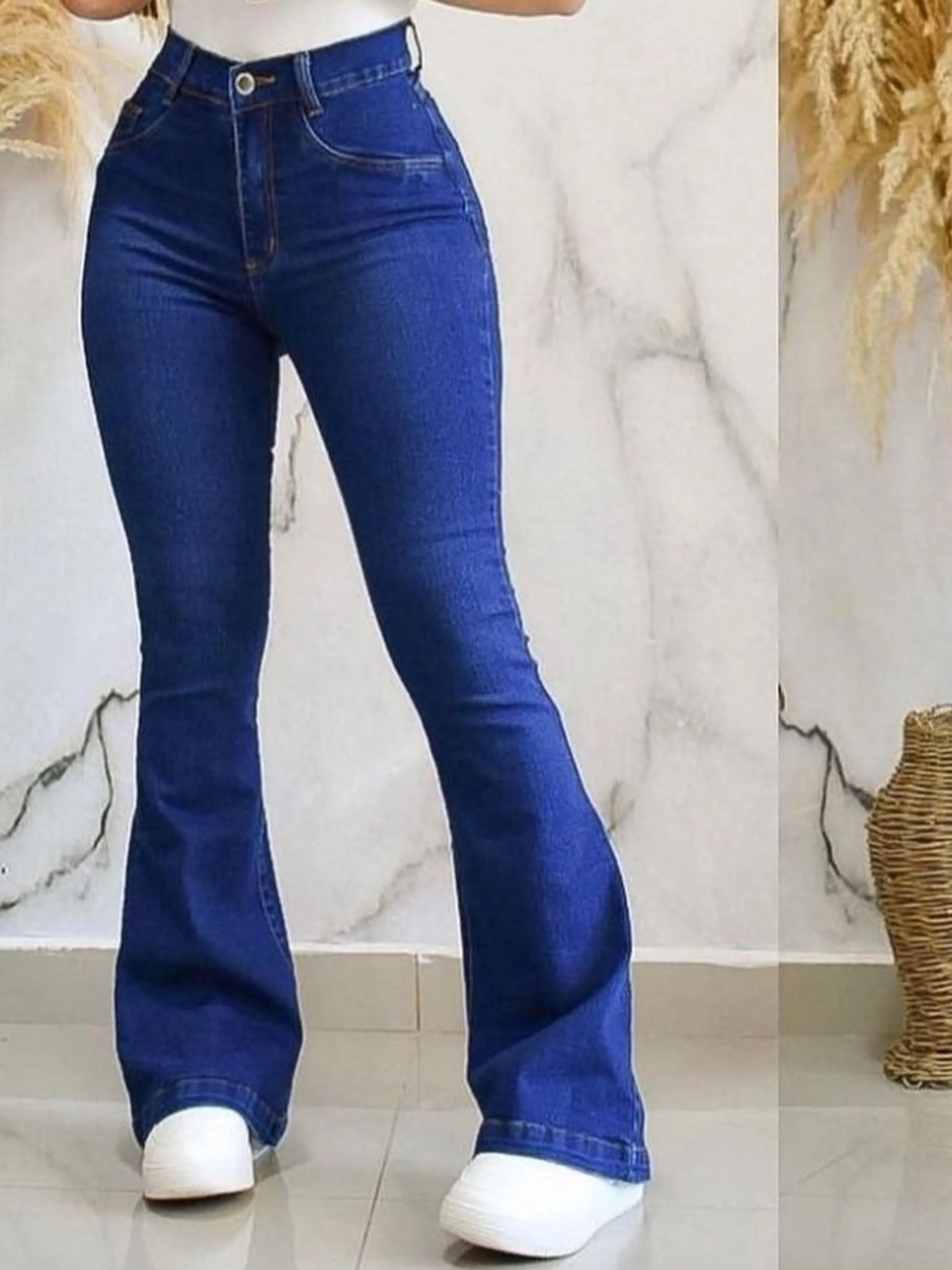 Calça jeans flare feminina