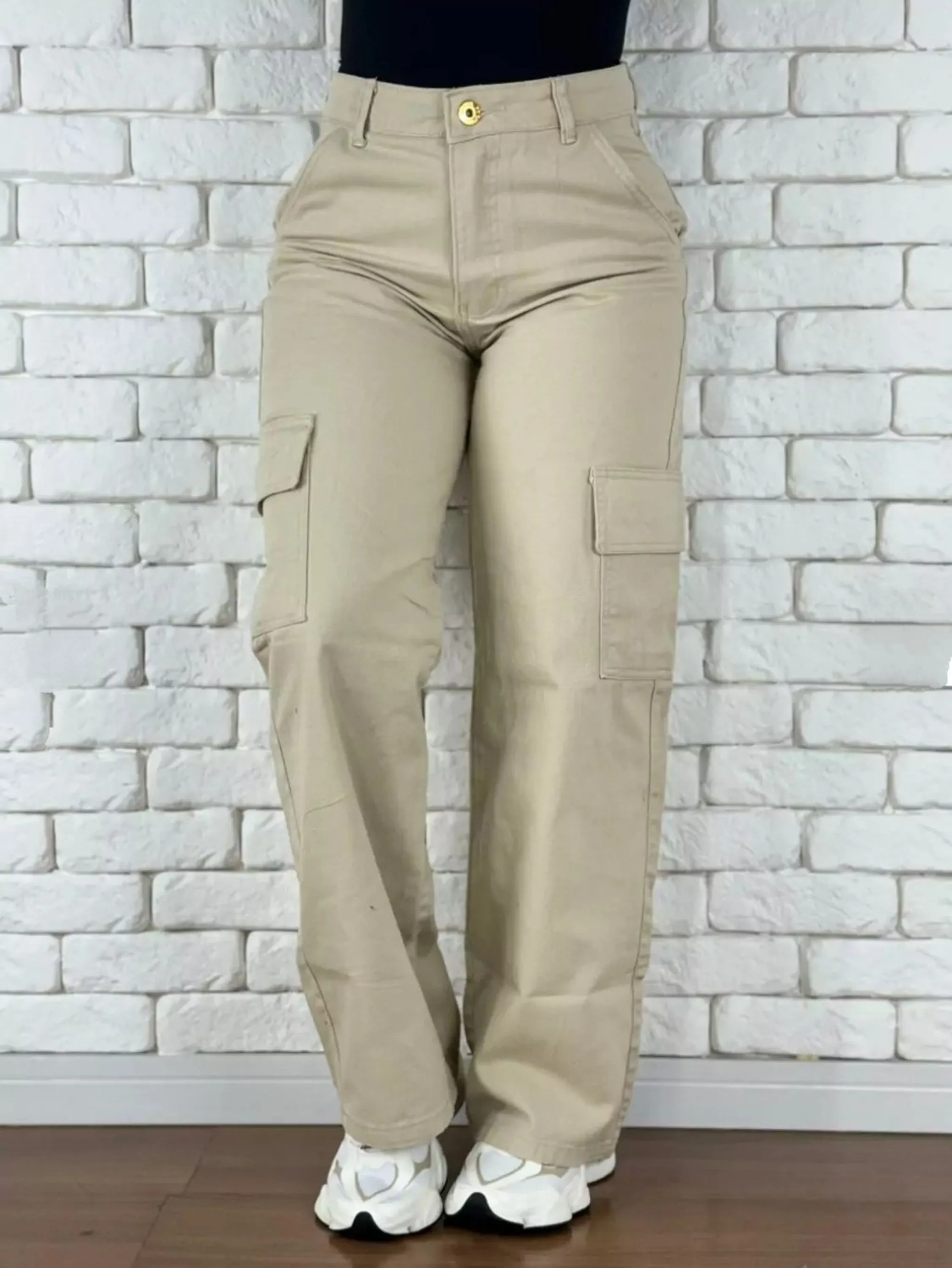 Calça cargo wide leg jeans pantalona feminina