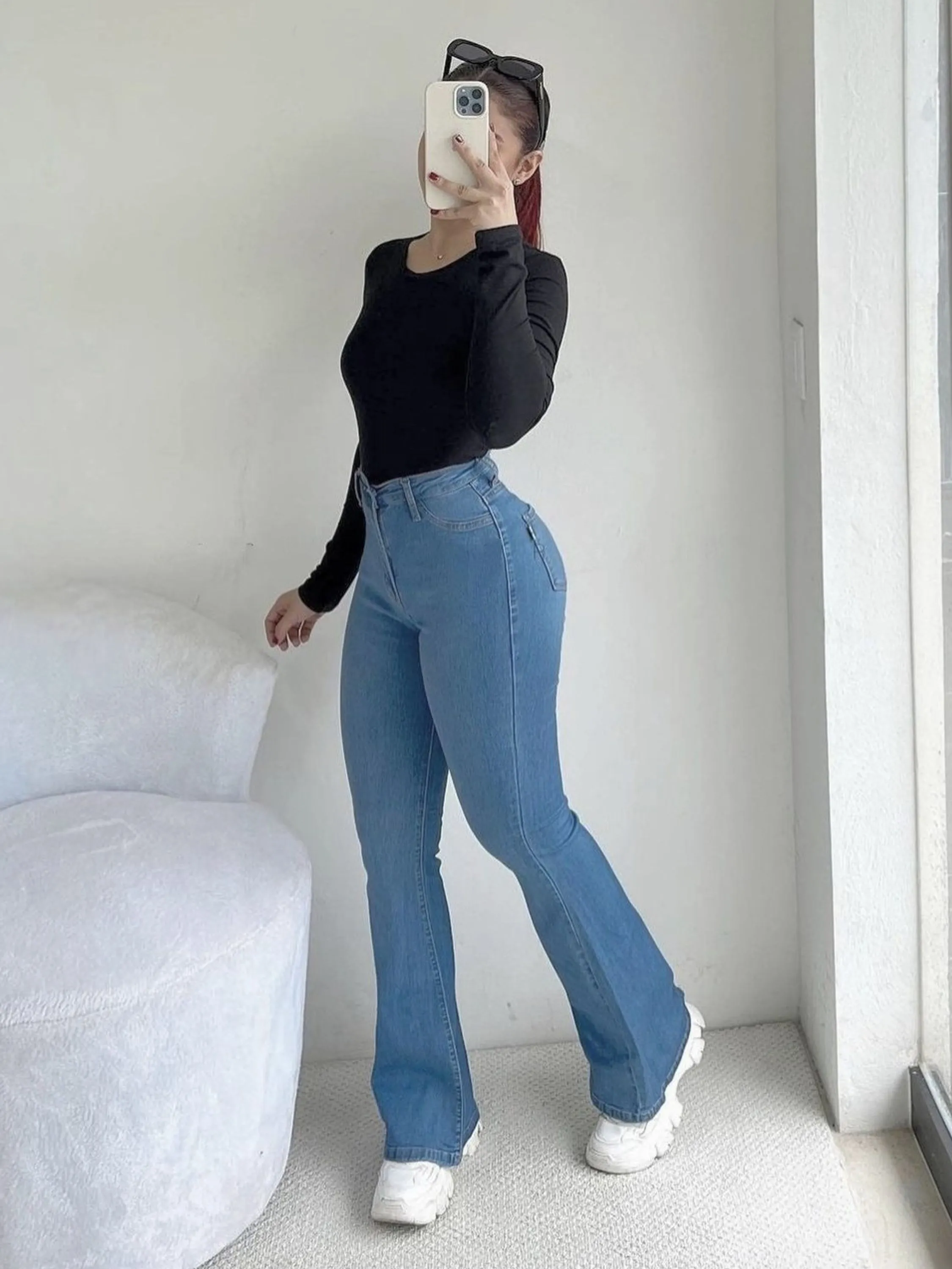 Calça flare jeans feminina