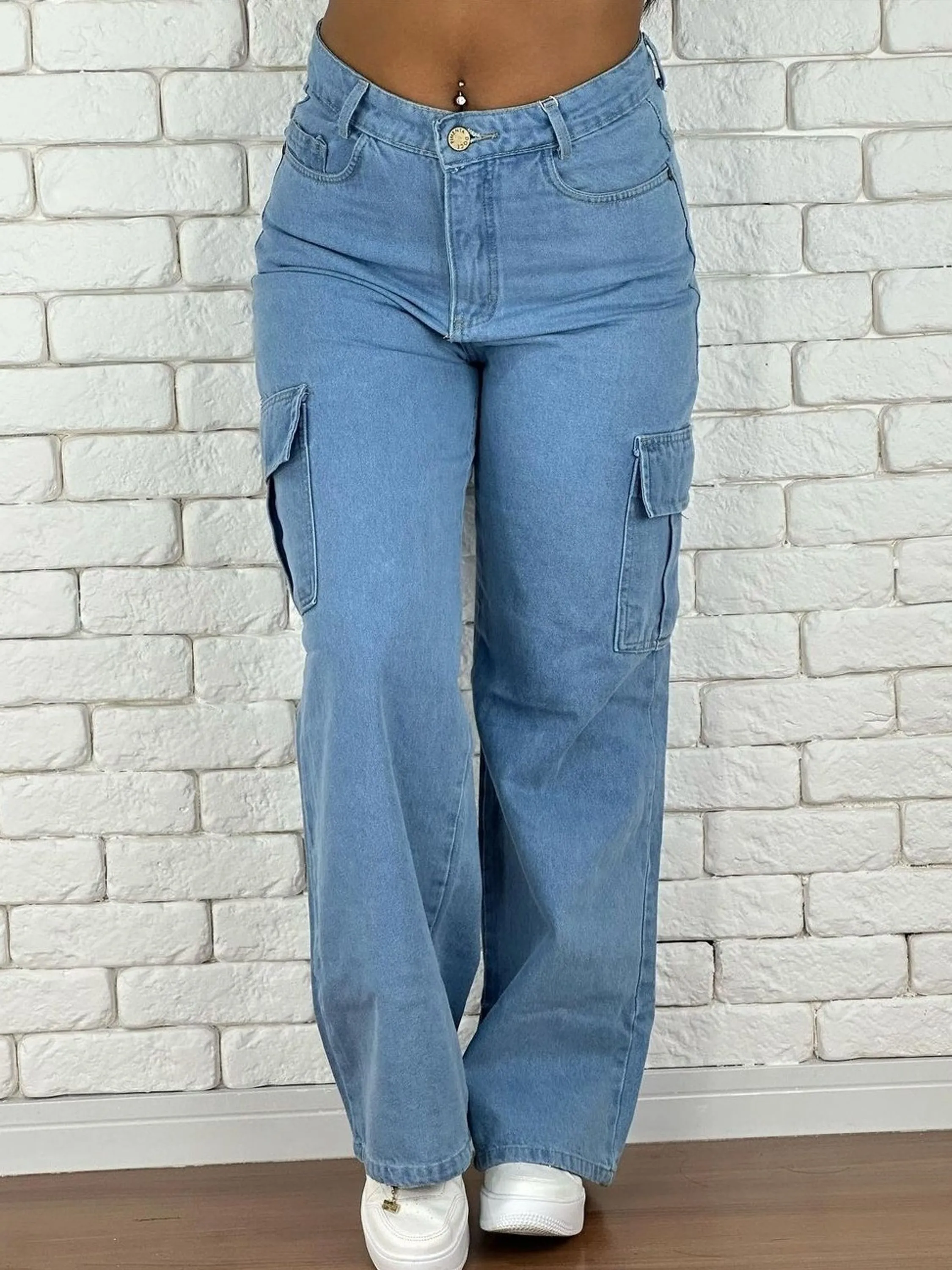 Calça cargo wide leg jeans pantalona feminina