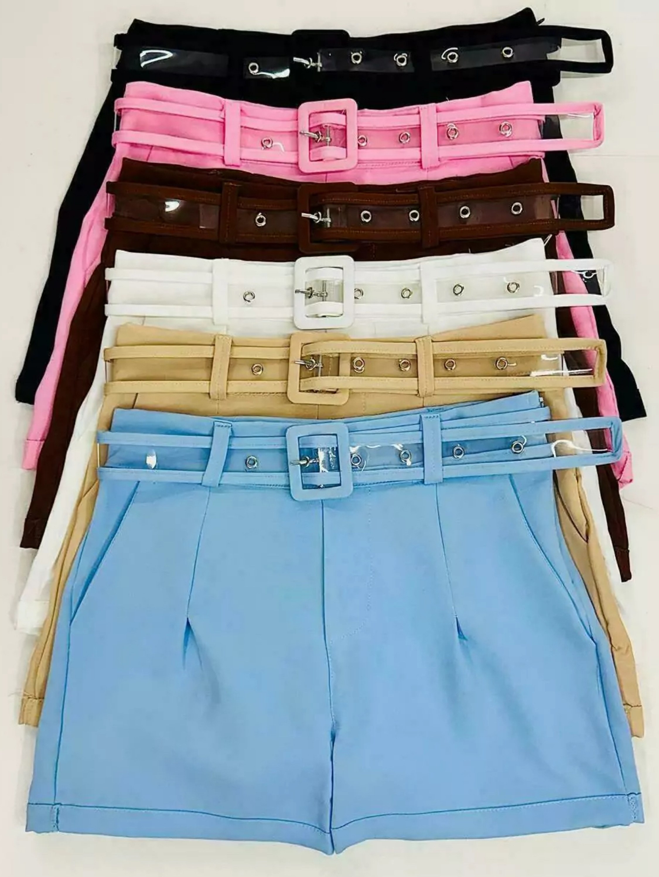 Short alfaiataria com cinto transparente