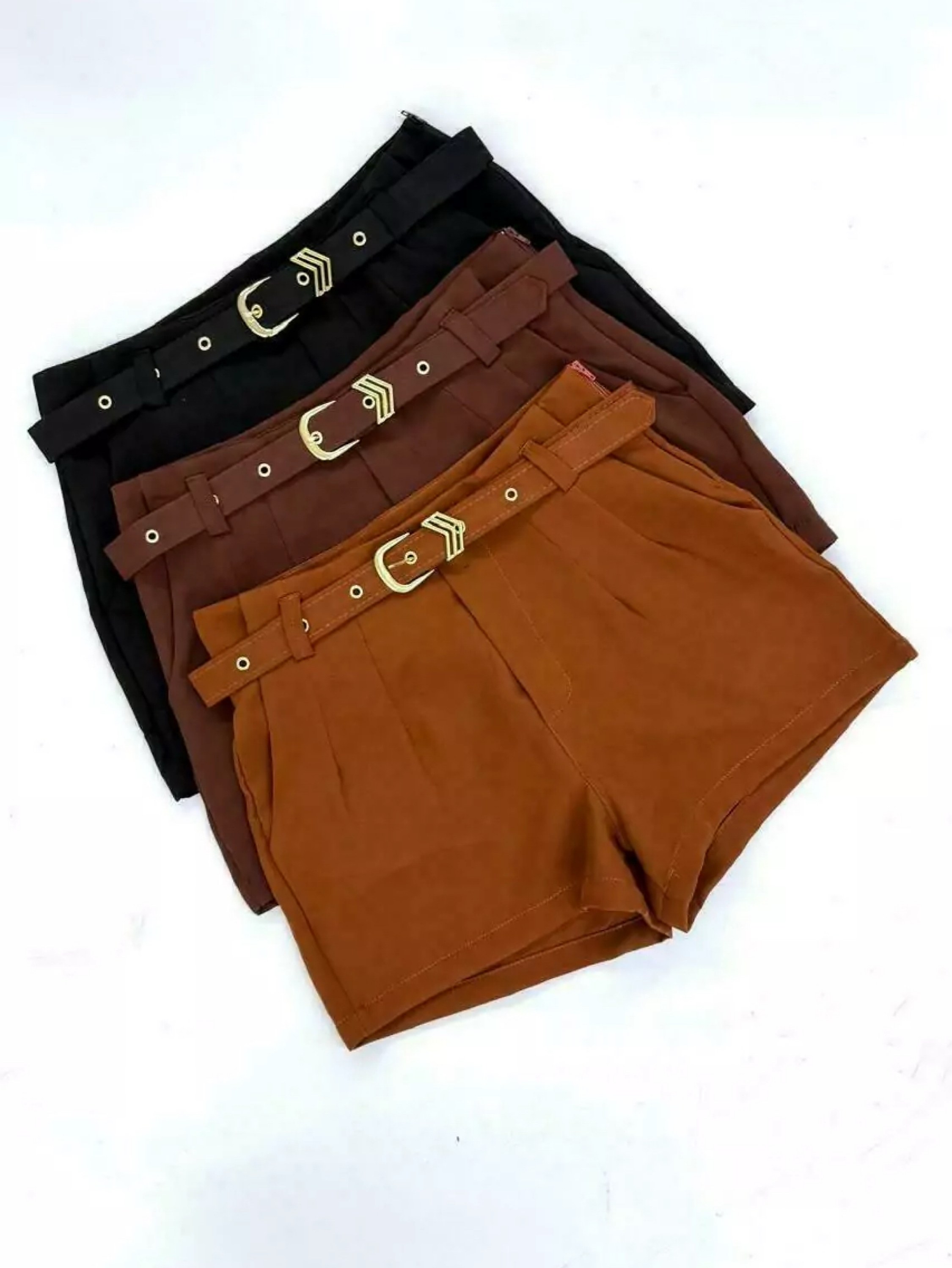 Short alfaiataria com cinto fecho duplo