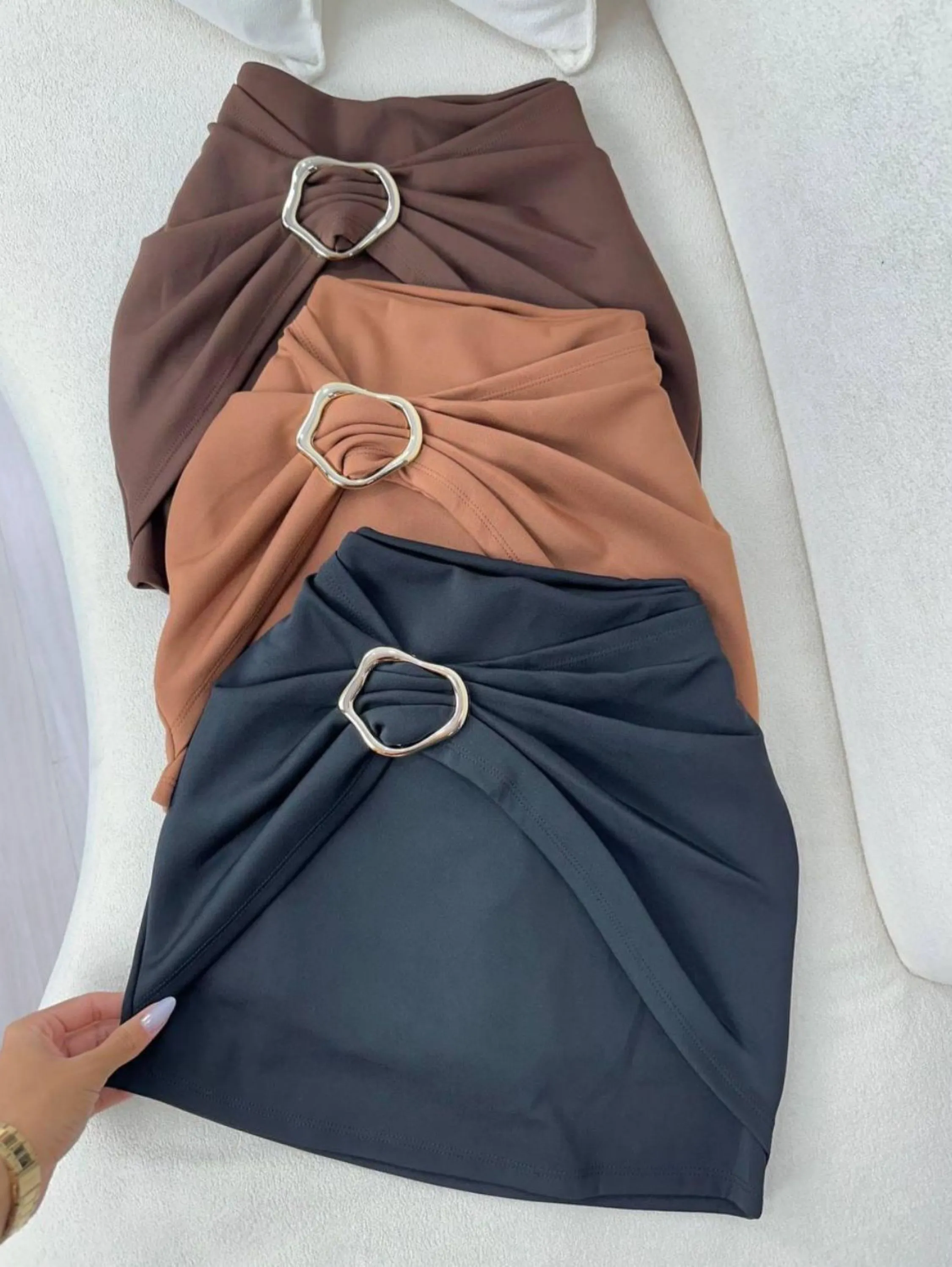 Saia detalhe fivela