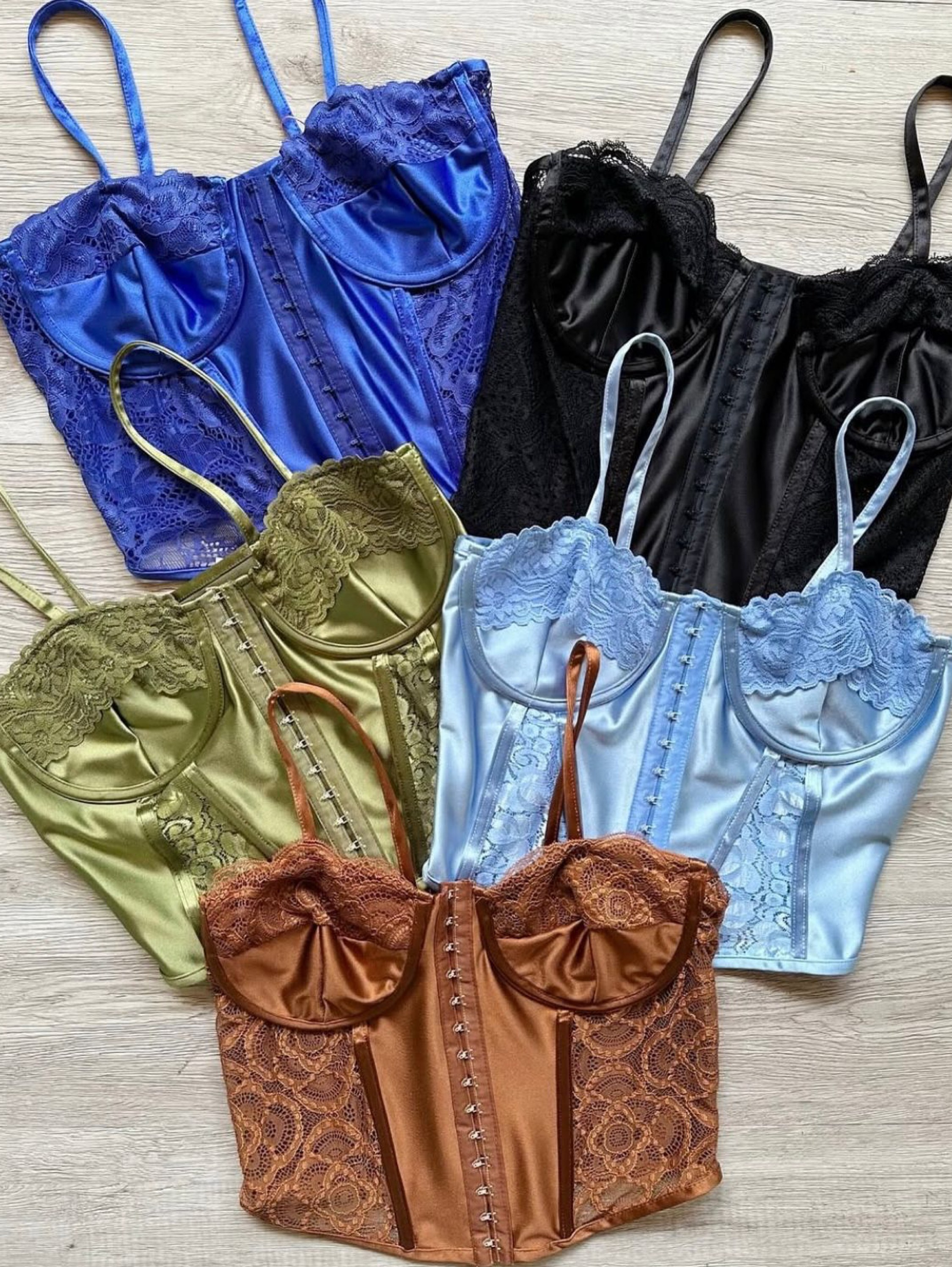 Corselet acetinado rendado