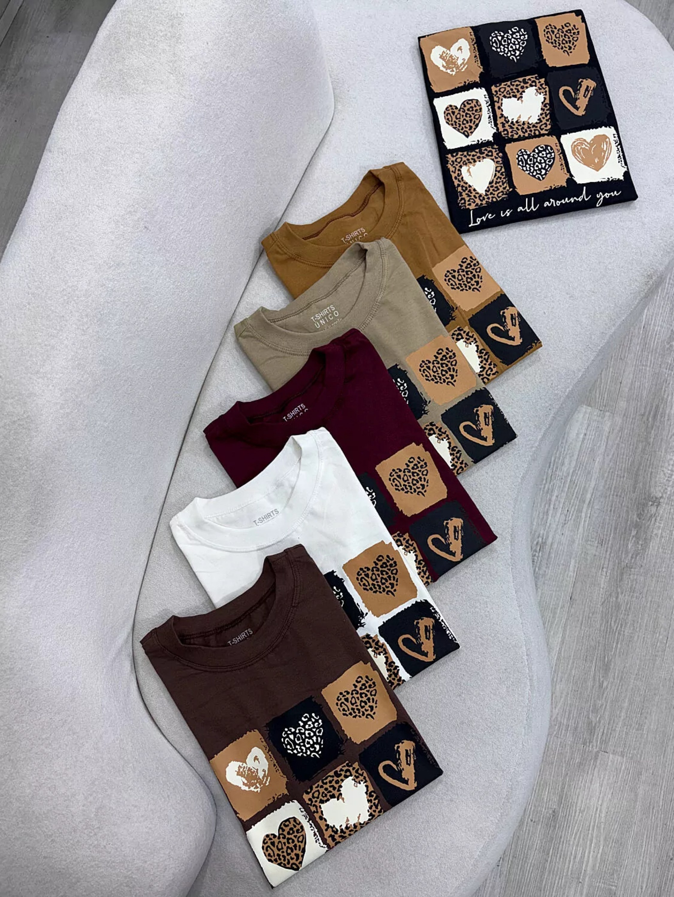 T-shirt estampada coração
