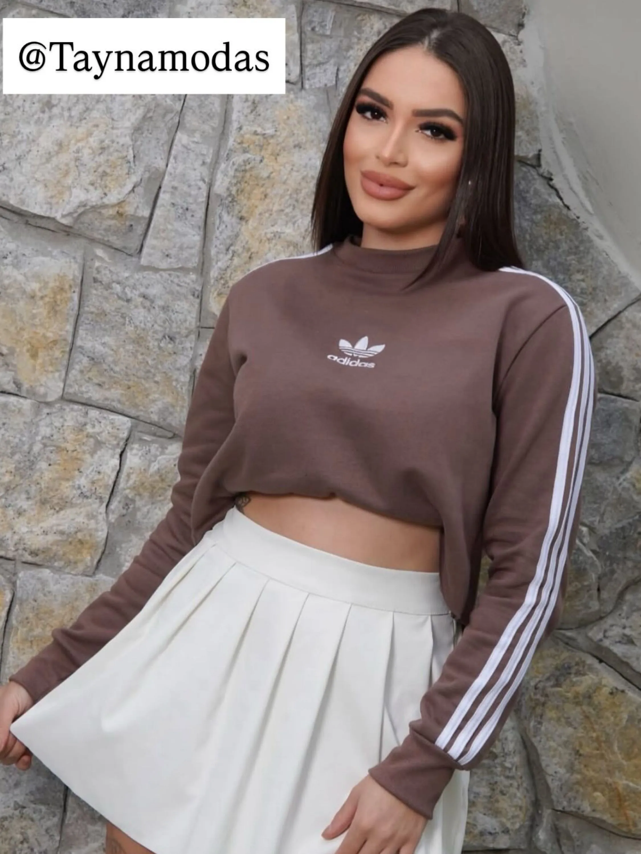 Blusa cropped retrô bordada flanelada