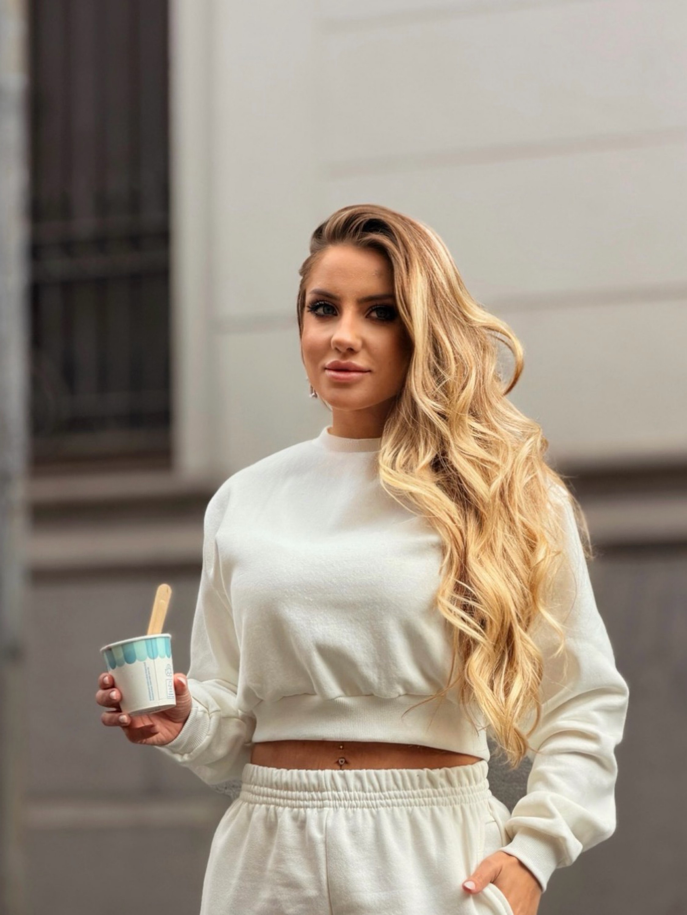 Blusa Moletom cropped manga longa
