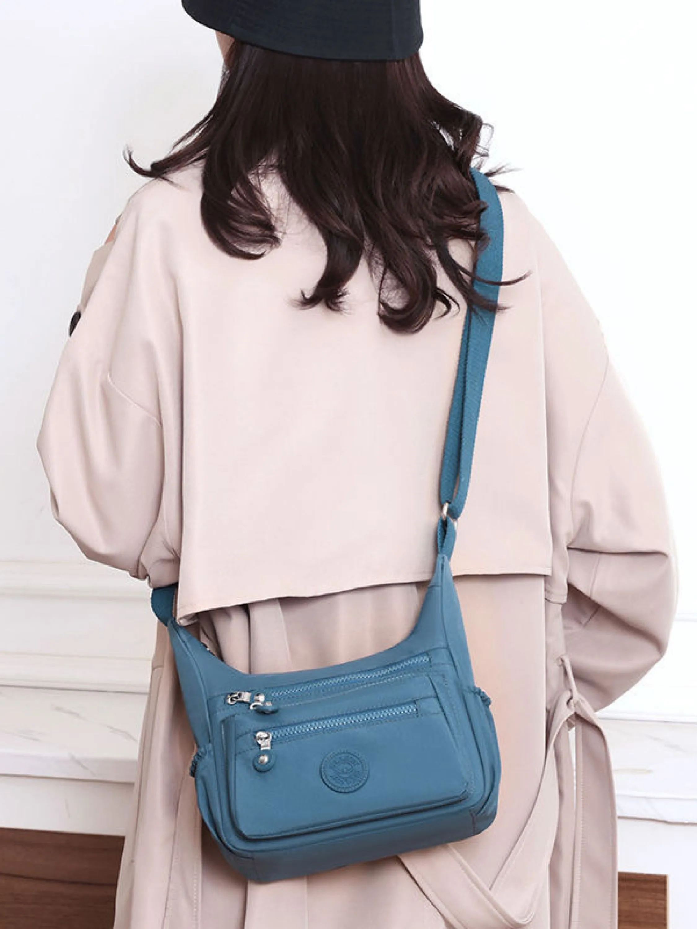 Bolsa Nylon com Muitos Bolsos