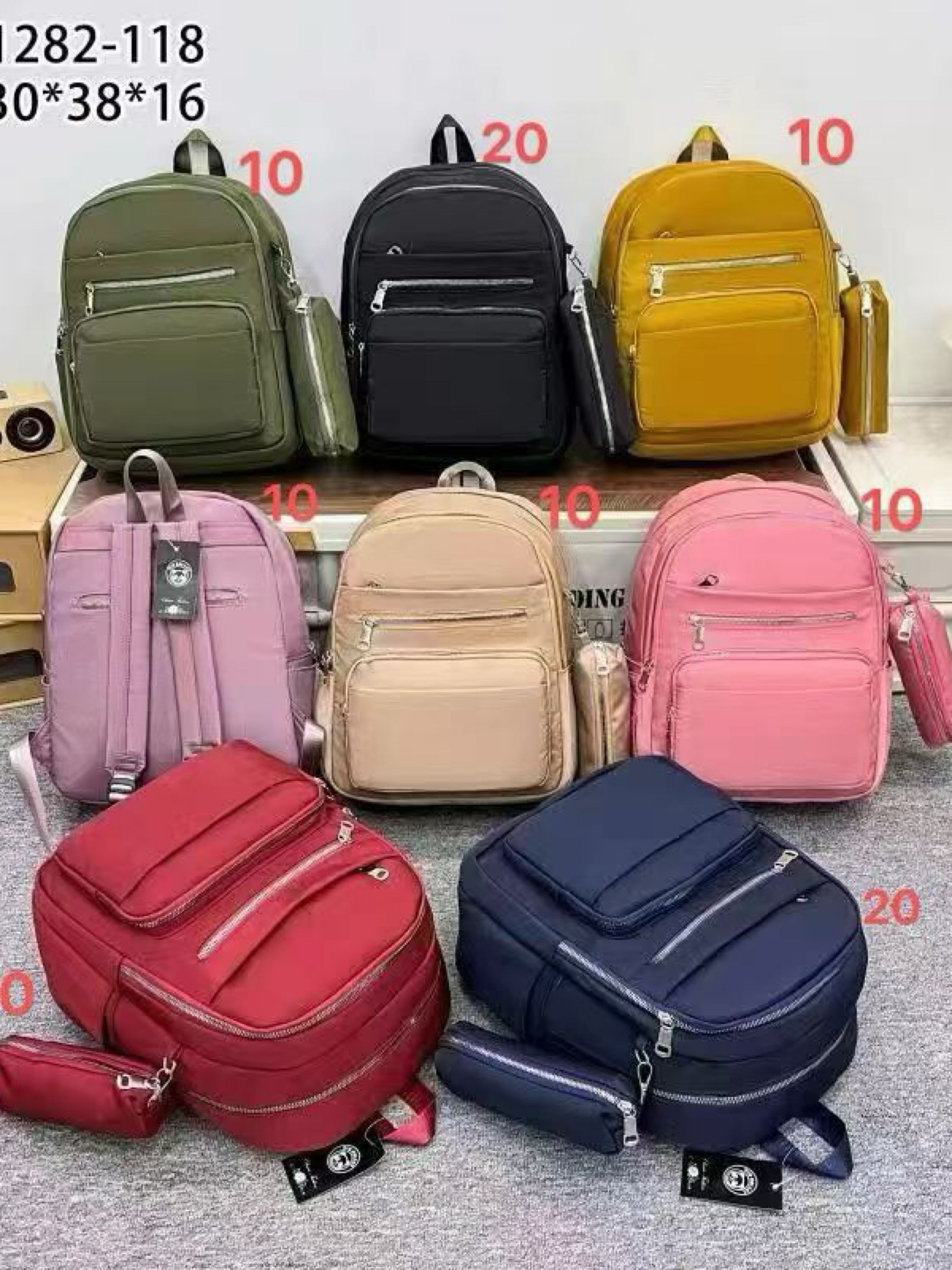 Mochila espaçosa com Estojo Lateral