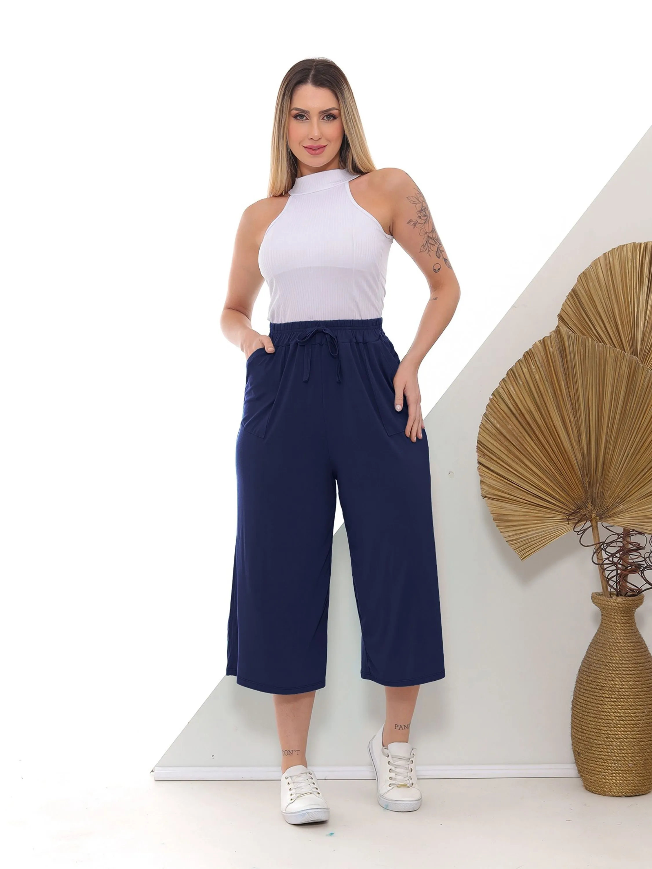 Calca pantalona curta com bolso pantacourt feminina