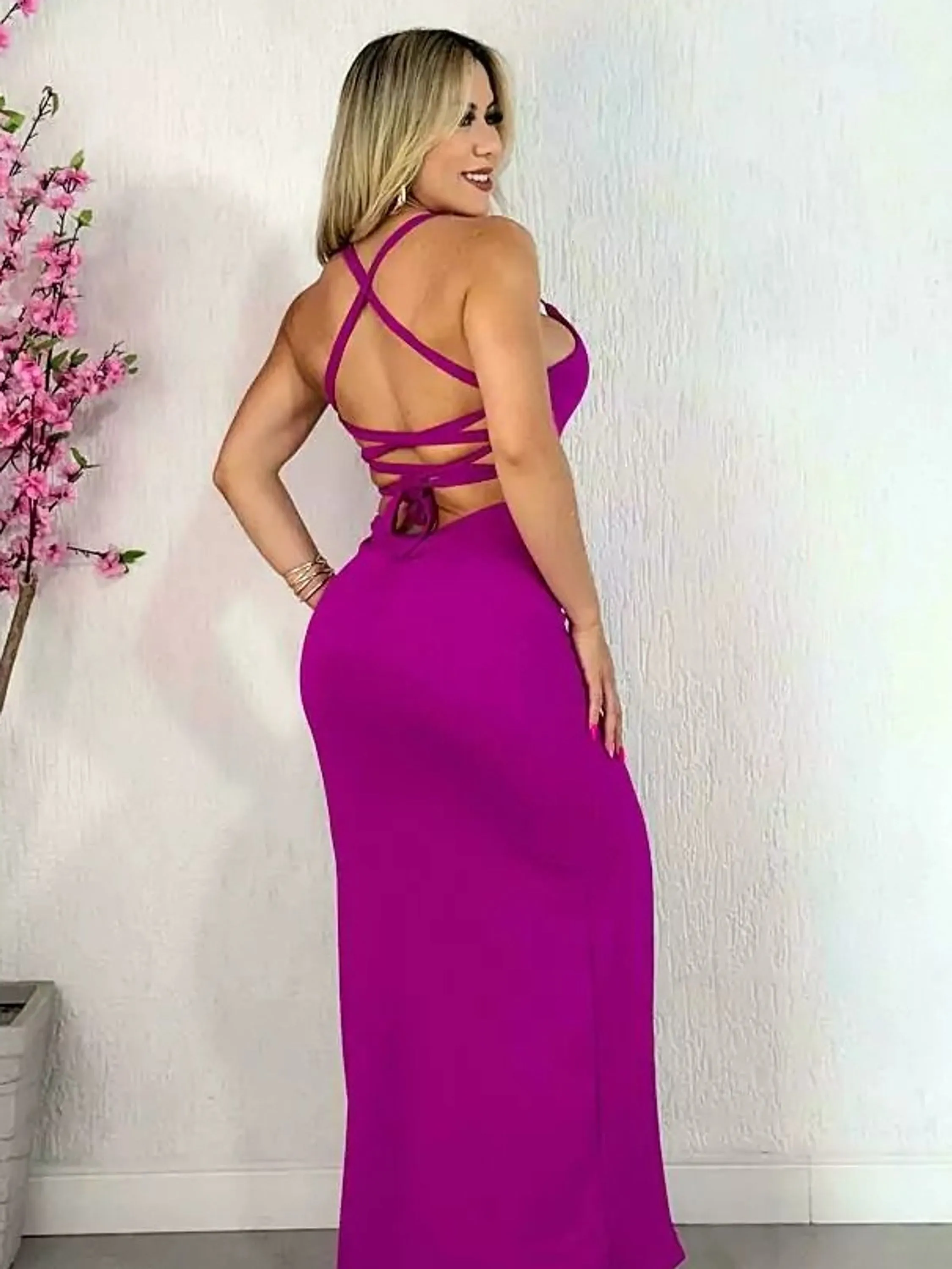 Vestido Longo Com fenda costas abertas