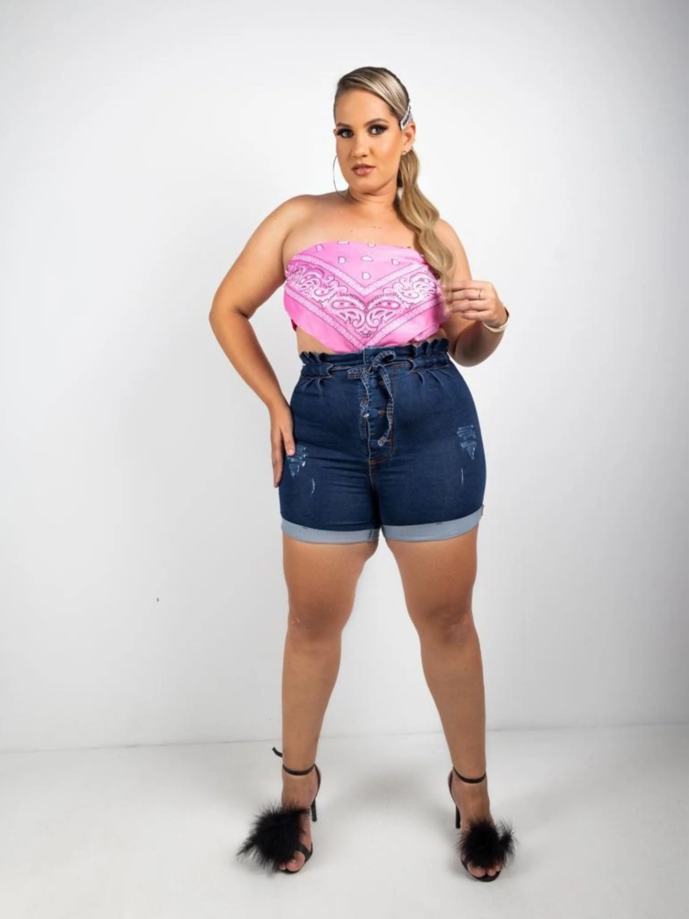 Short Jeans Plus Size Feminino Cós Alto Com Cordão Cintura Alta Ref 9599