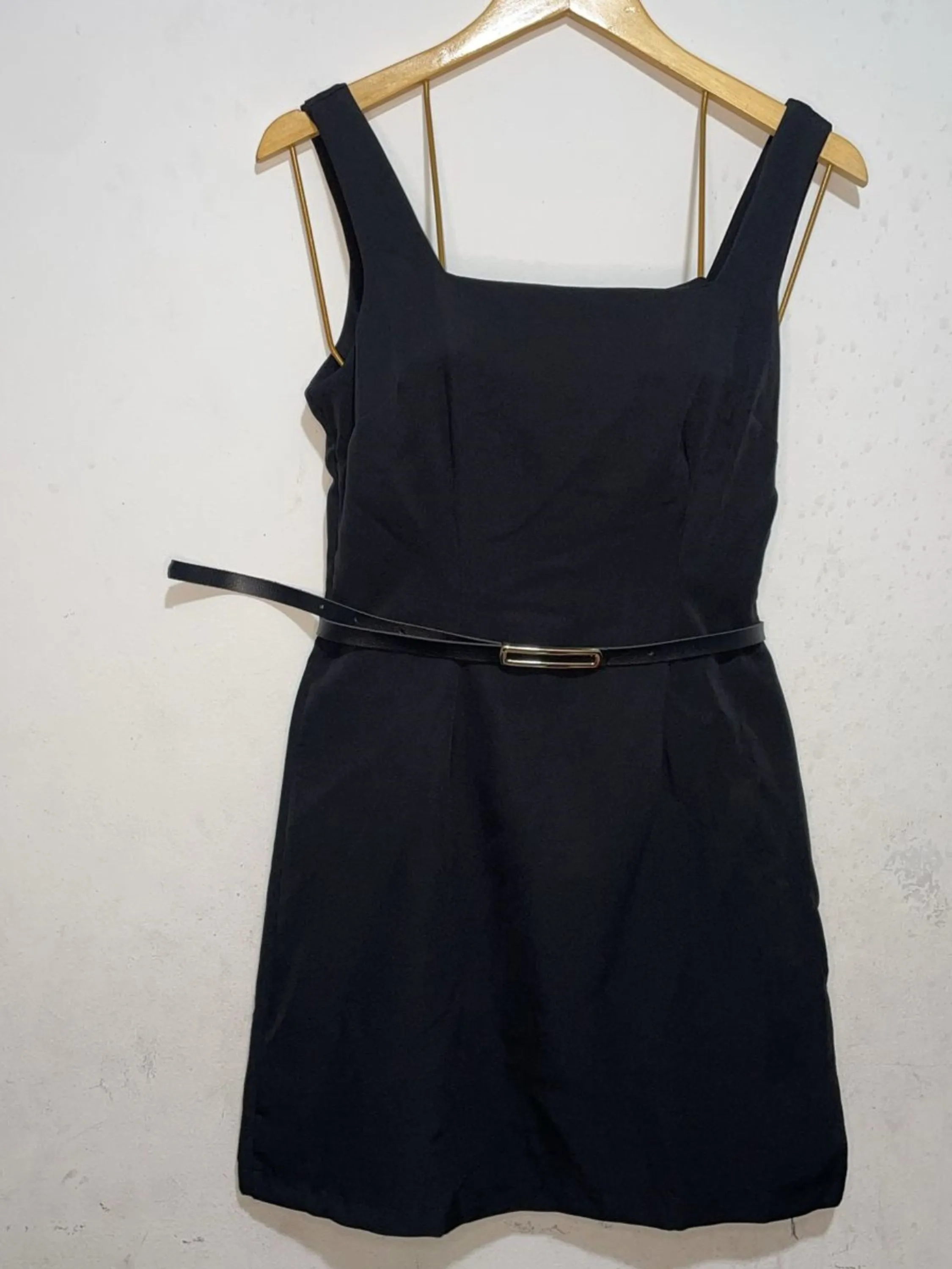 Vestido Feminino Elegante ALFAIATARIA com Cinto e Zíper Lateral verao