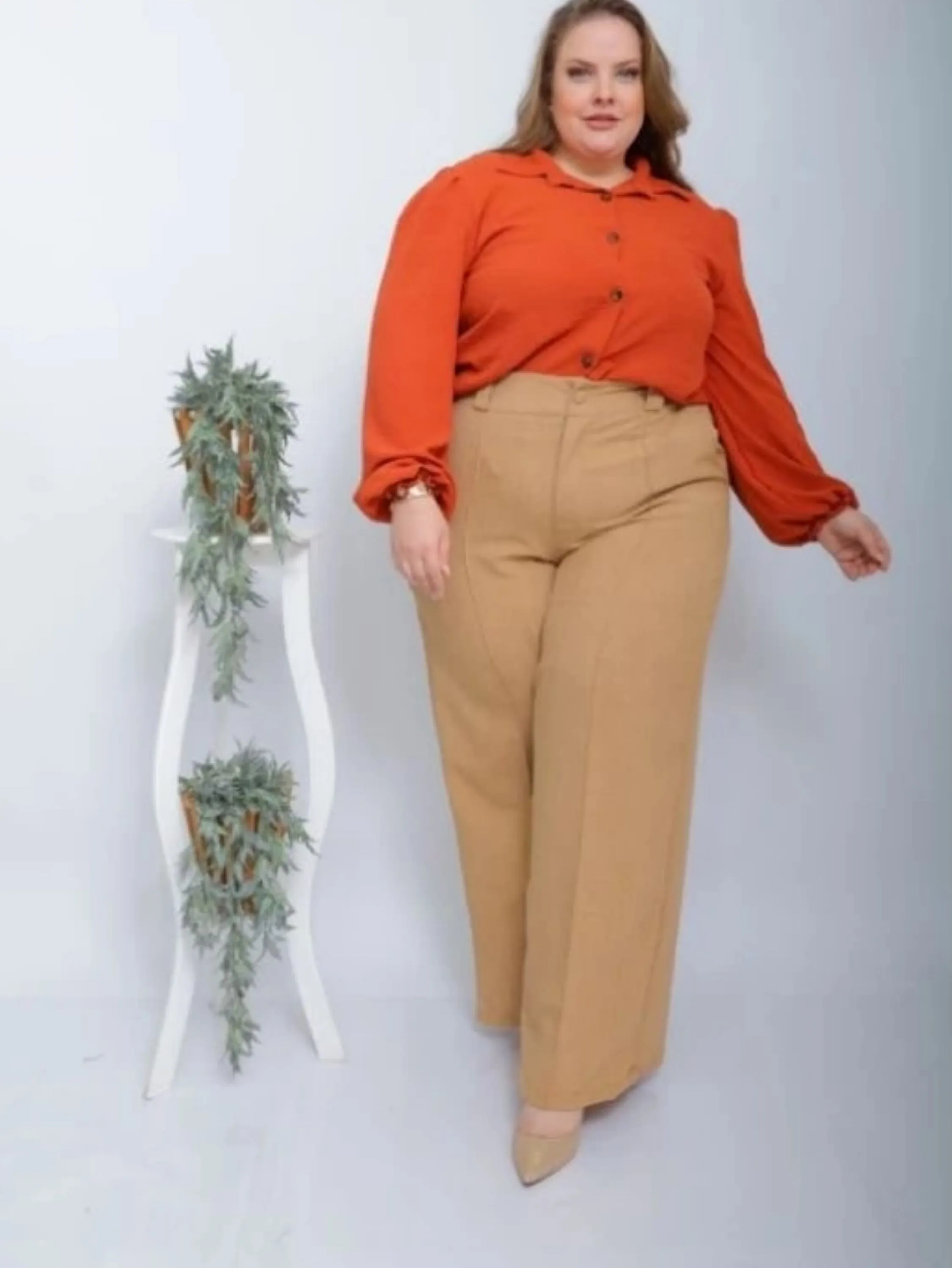 Calça pantalona listra plus size