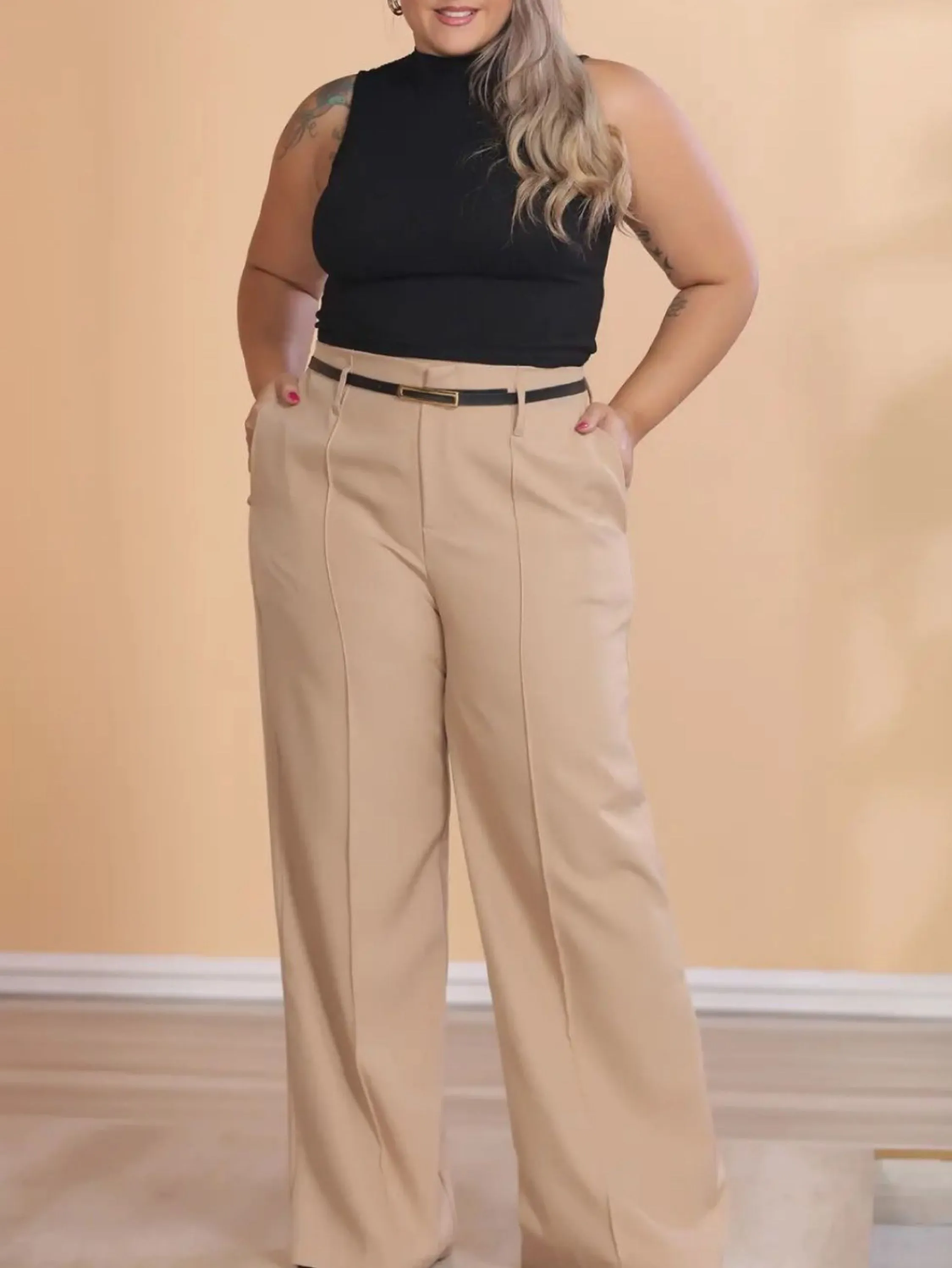 calca pantalona tecido twil com cinto plus size