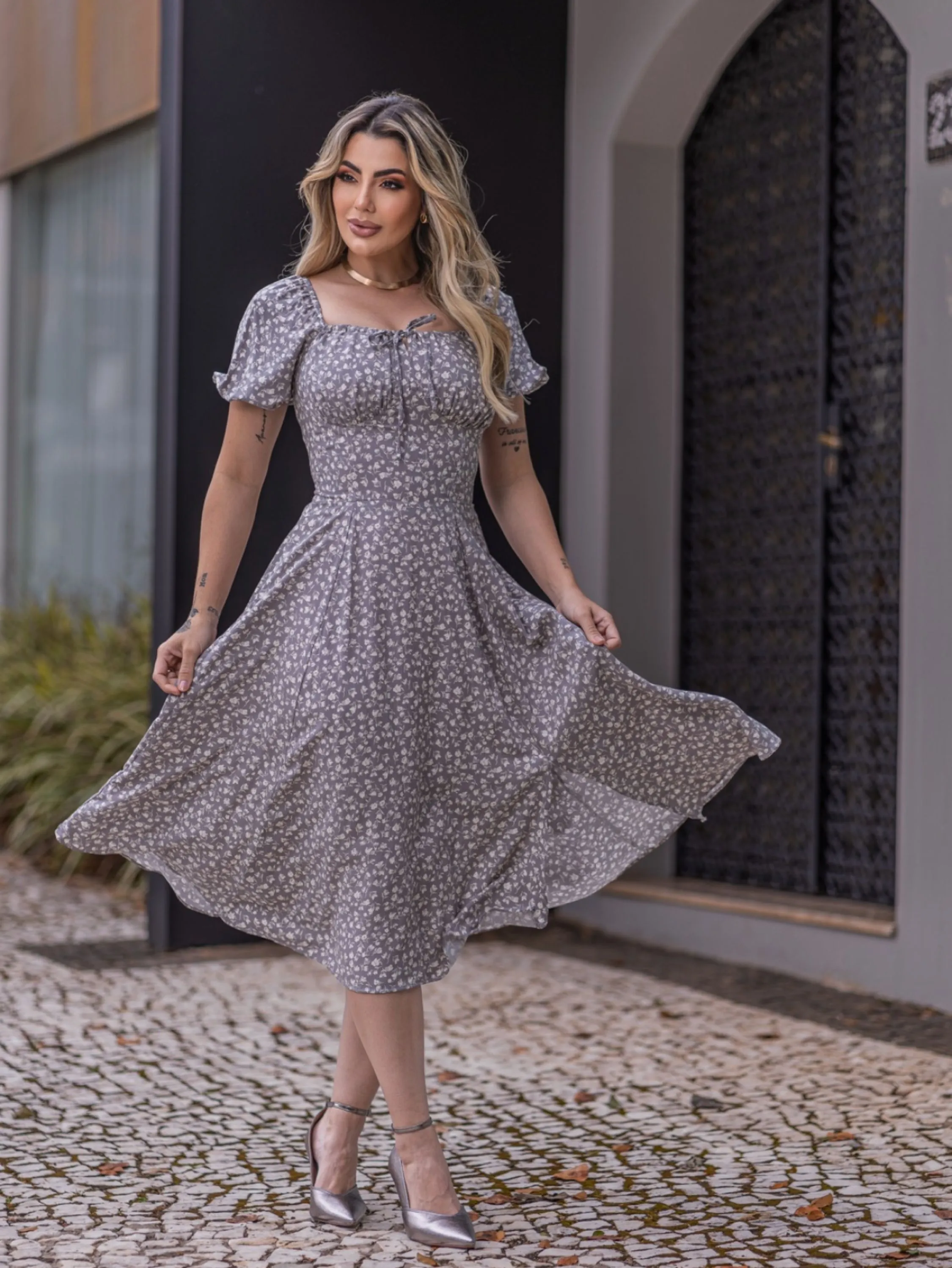 VESTIDO MIDI ESTAMPADO DE MANGUINHA