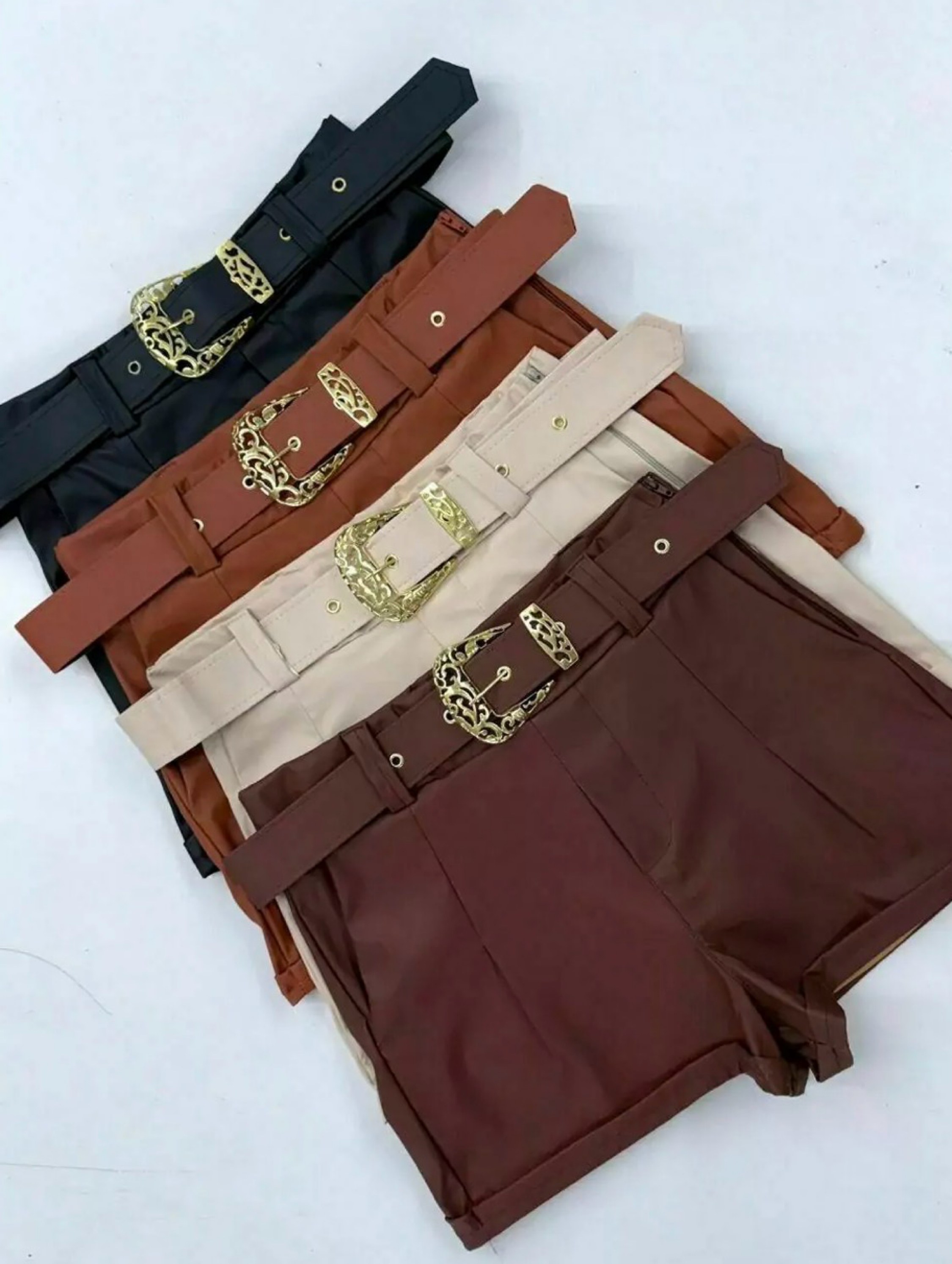 SHORT COURINO COM CINTO