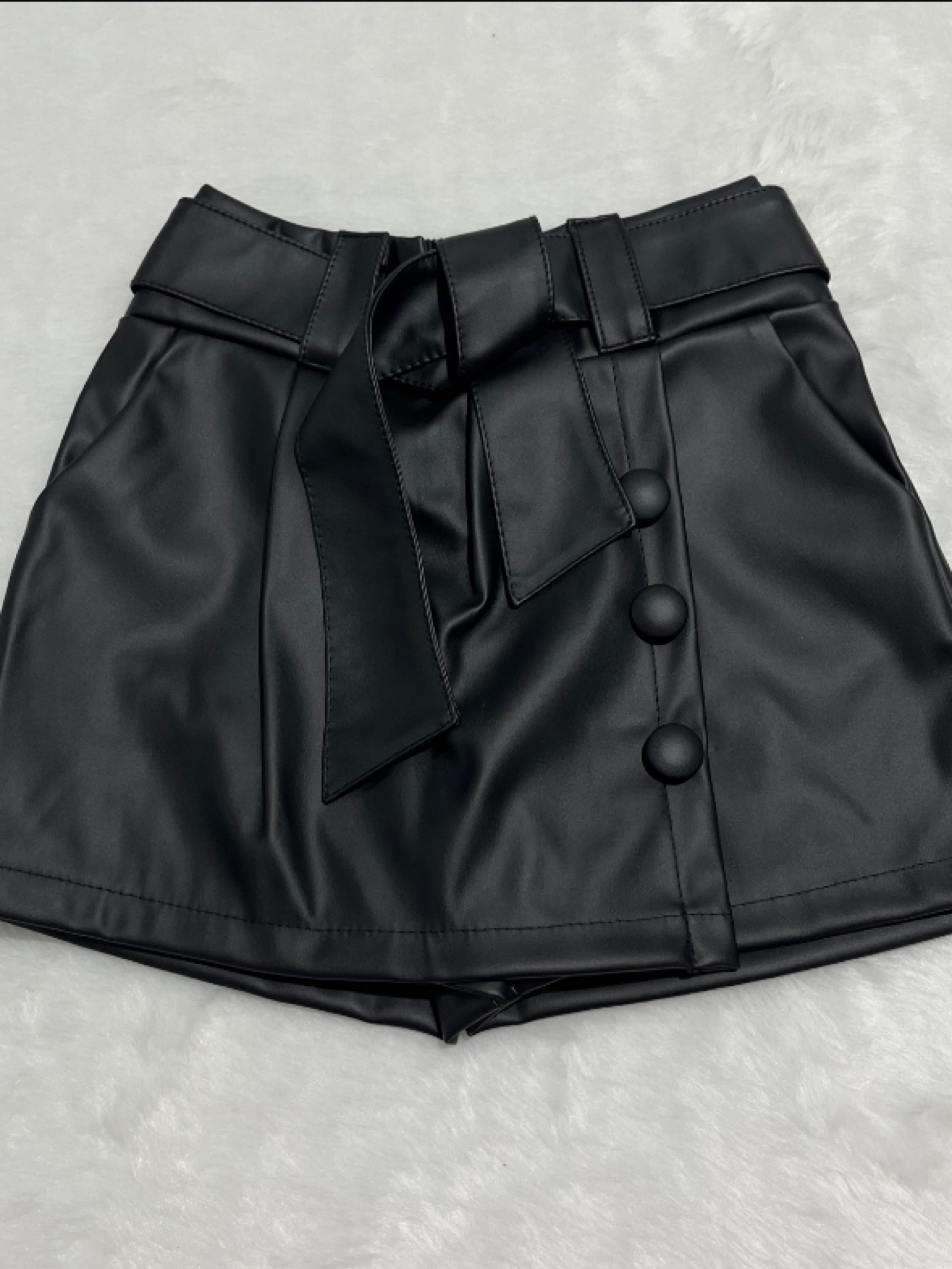 Shorts Saia Couro Fake Infantil/Juvenil
