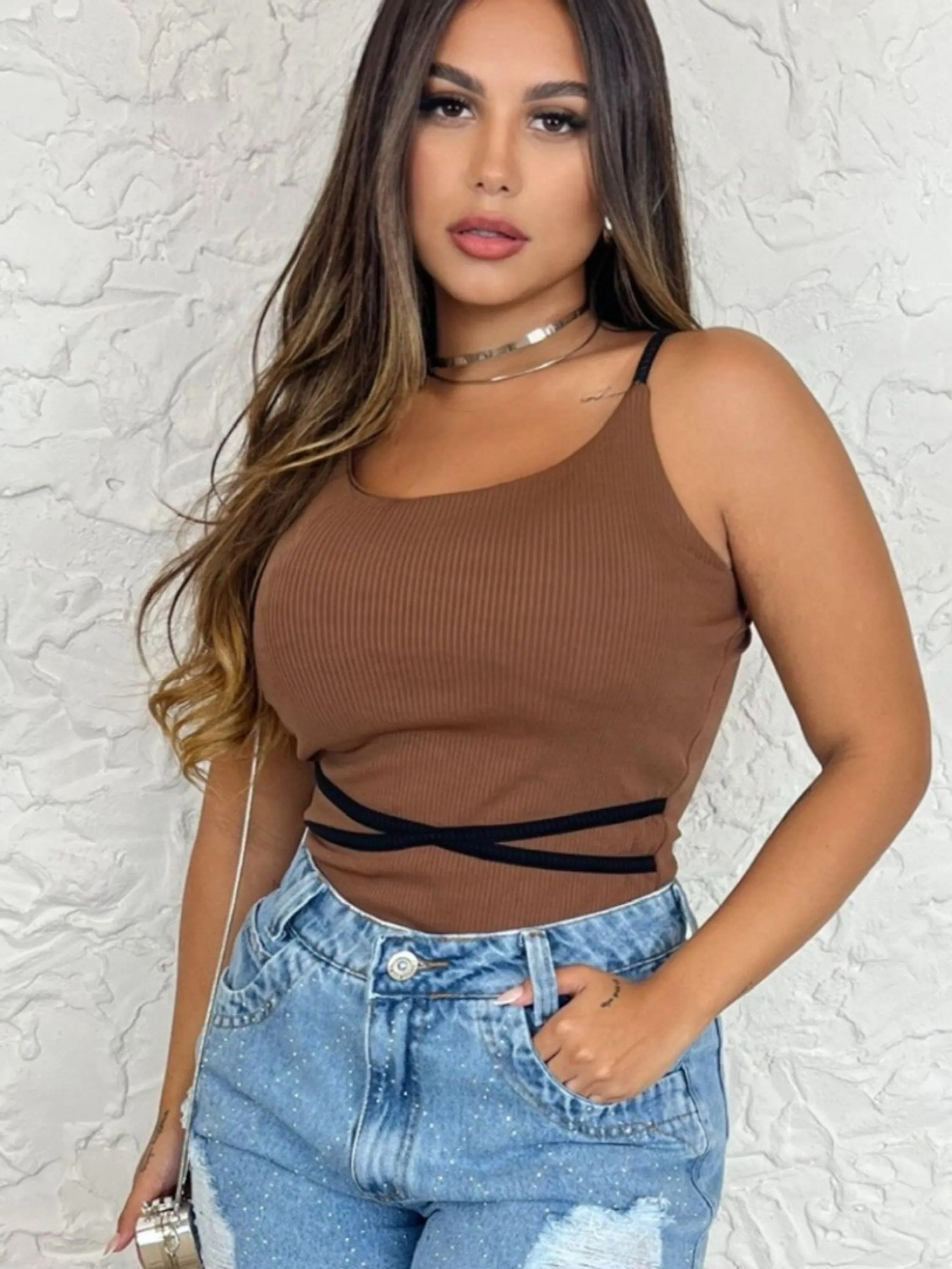 Body Canelado 3D "X" Tecido Anarruga Com Bojo Alça Fina