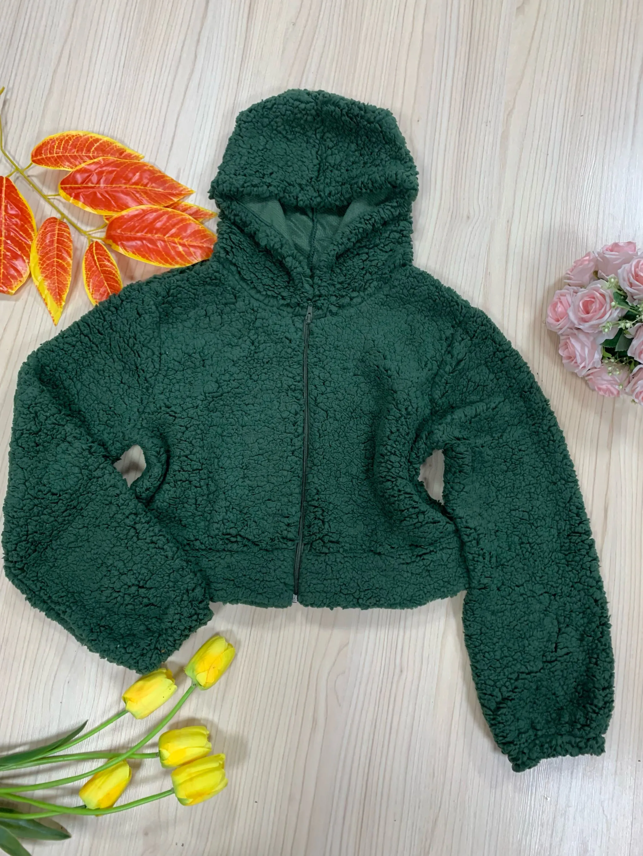 Casaco cropped teddy Maya modas