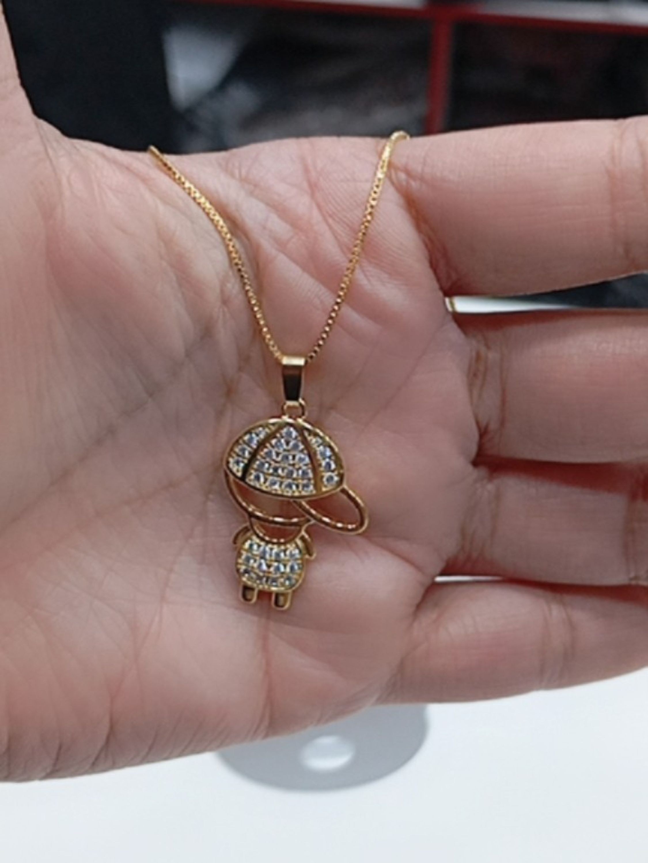 Colar cordão dourado pingente brilhante menino 091