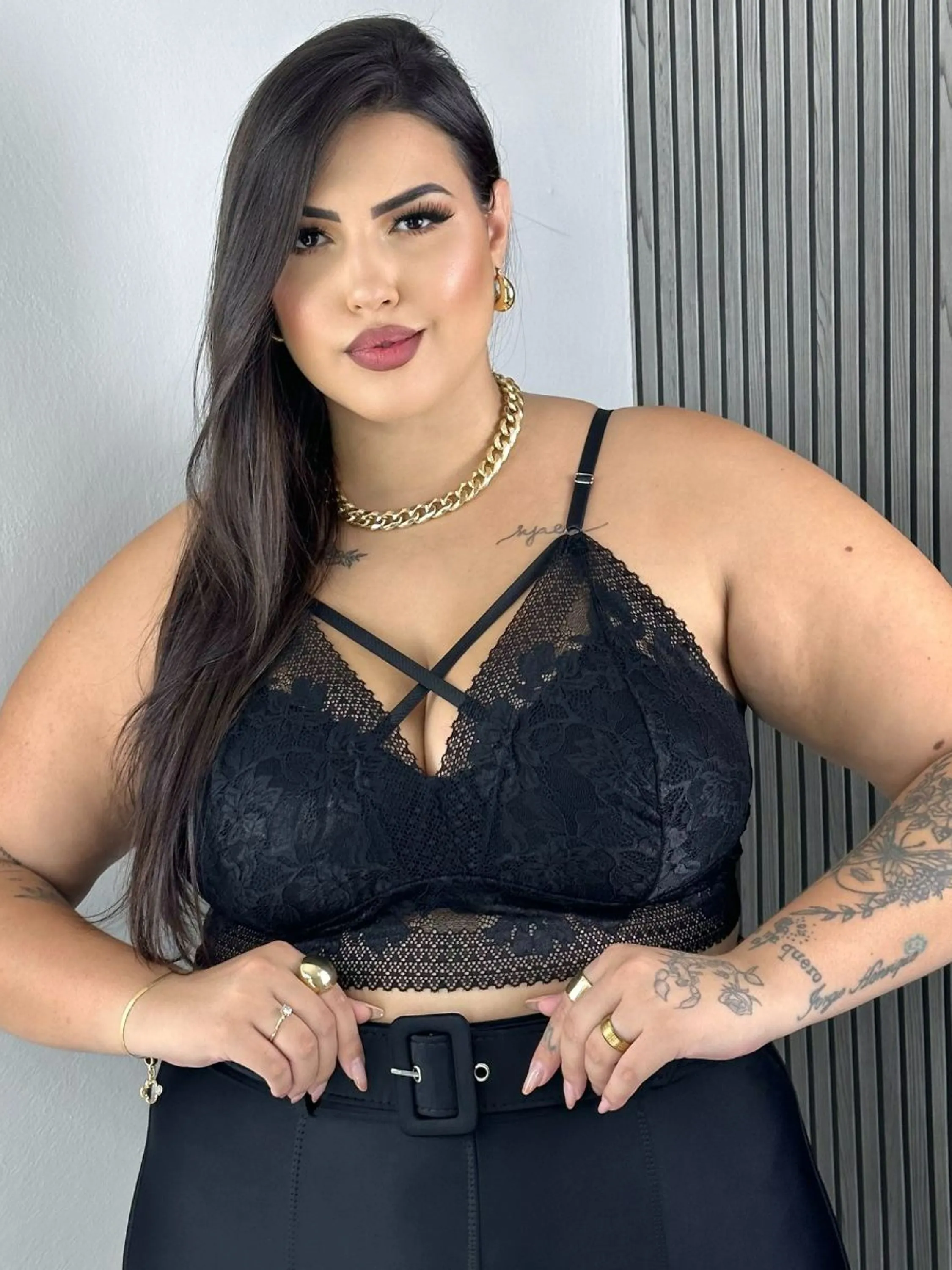 Top Feminino Plus Size com Bojo em Renda