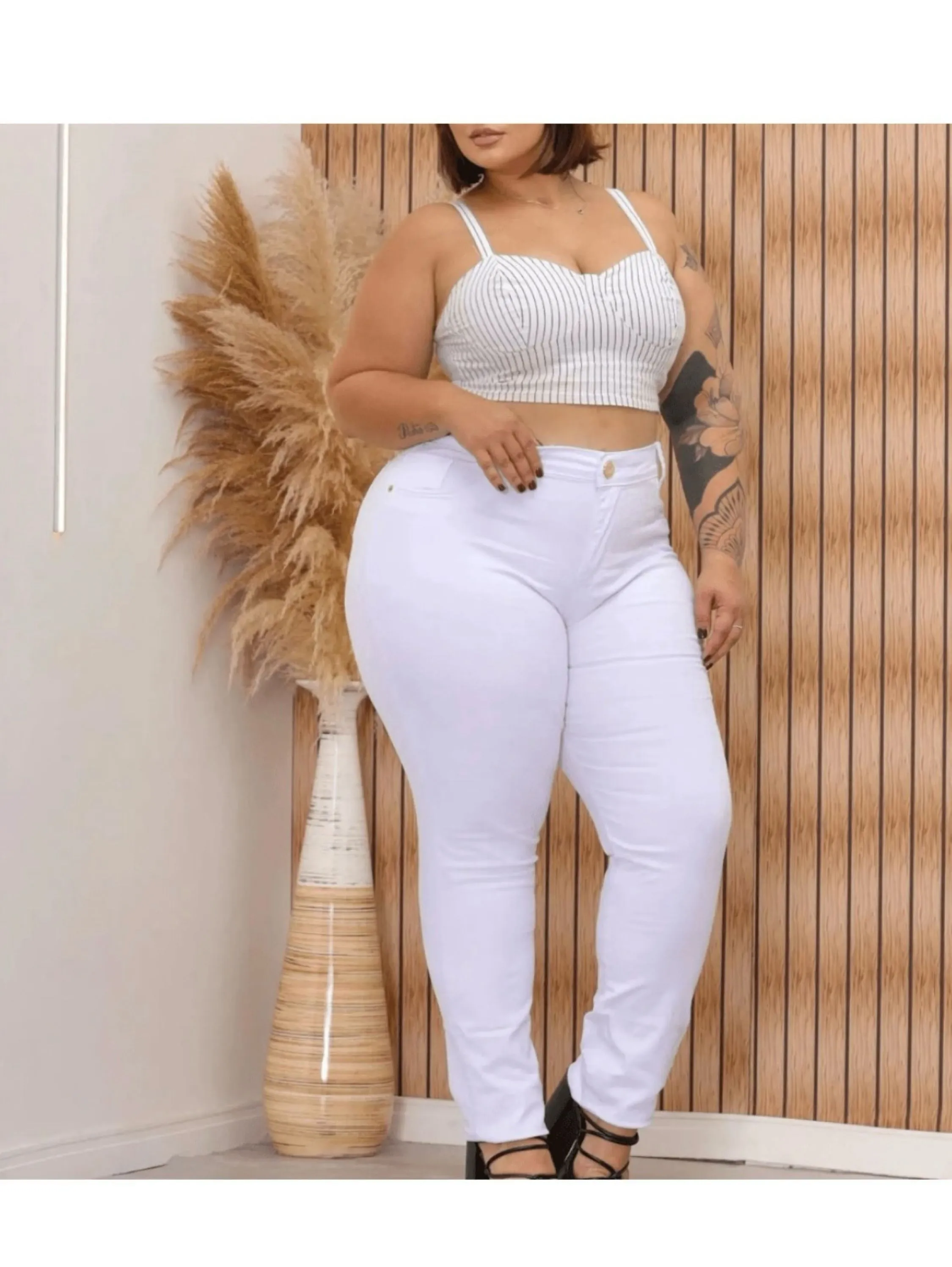 Calça jeans com lycra branco plus size