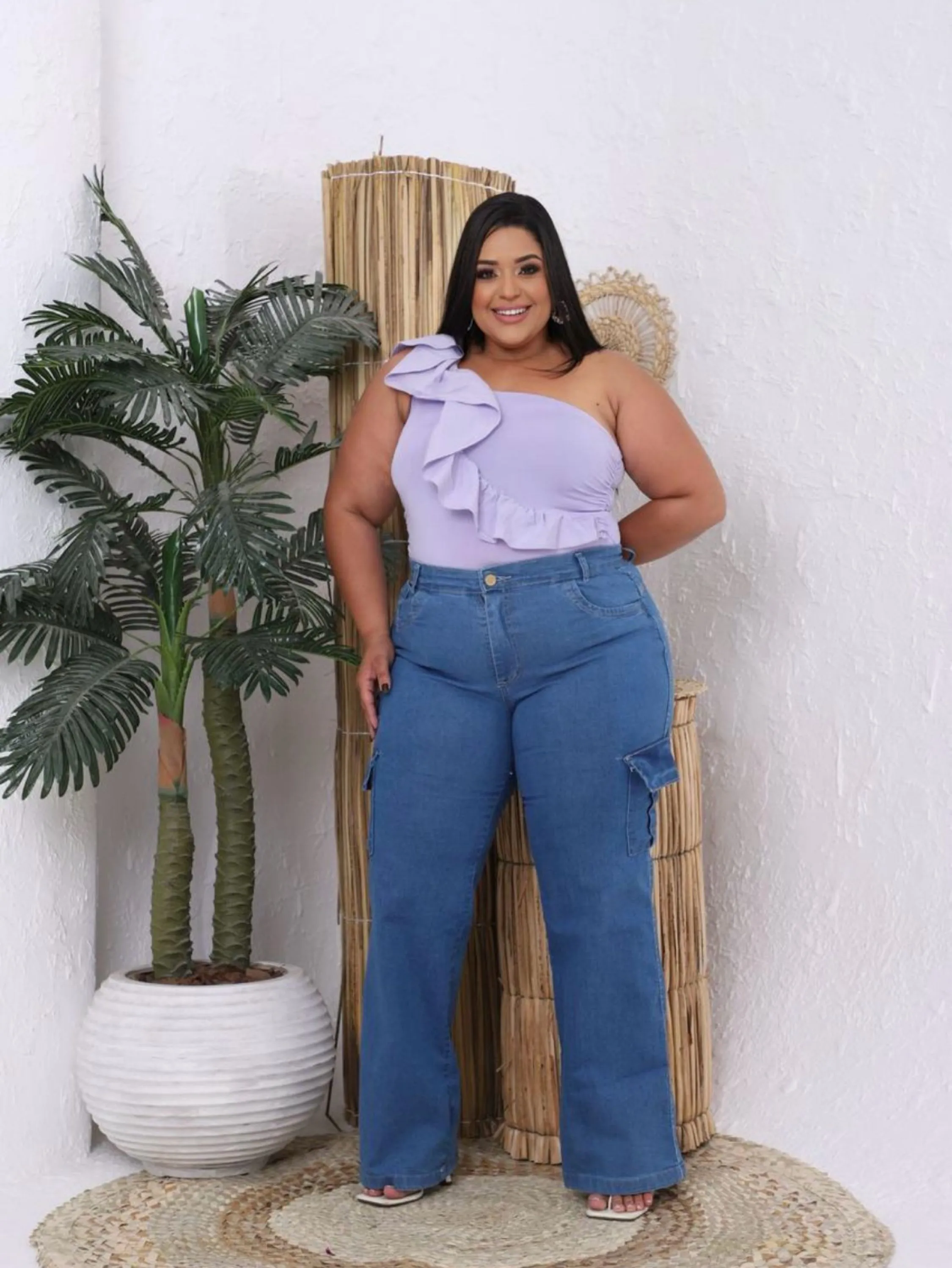 Calça cargo plus size jeans premium com lycra