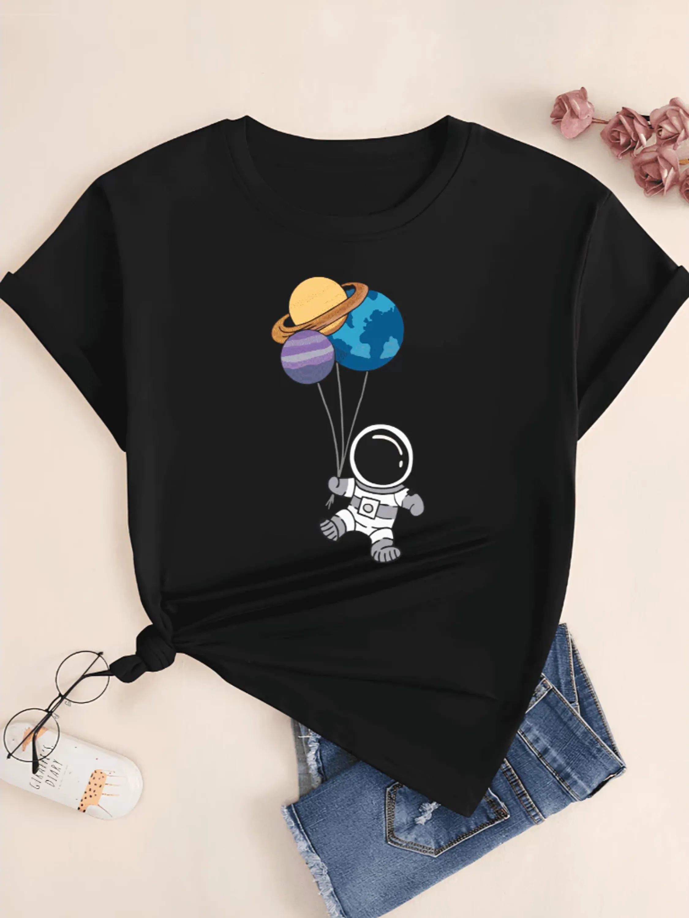 Camiseta Unissex Astronauta com Balão De Planeta Algodão Blusa Feminina Camisa Masculina Algodão