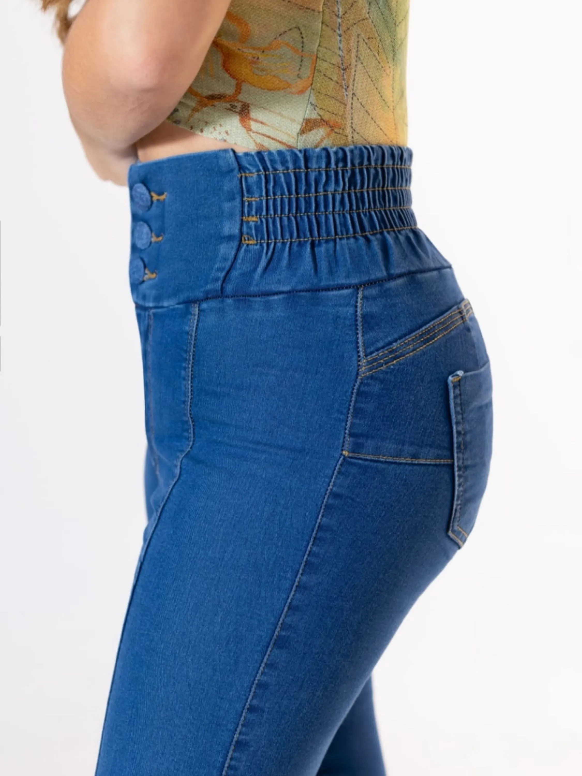 Calça Skinny Modela Cintura