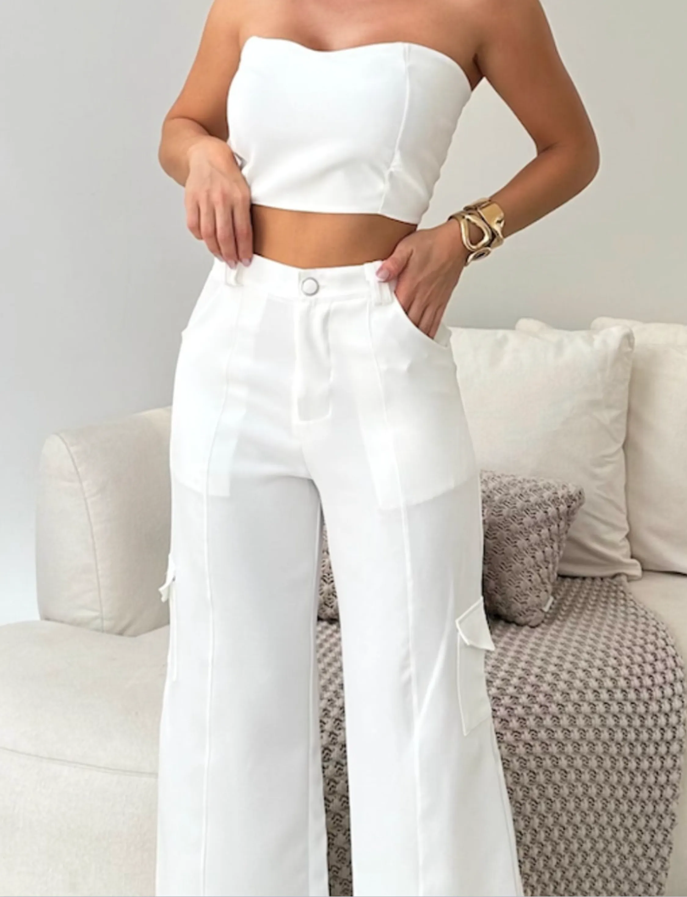 Conjunto Feminino em Alfaiataria Calça Cargo e Top