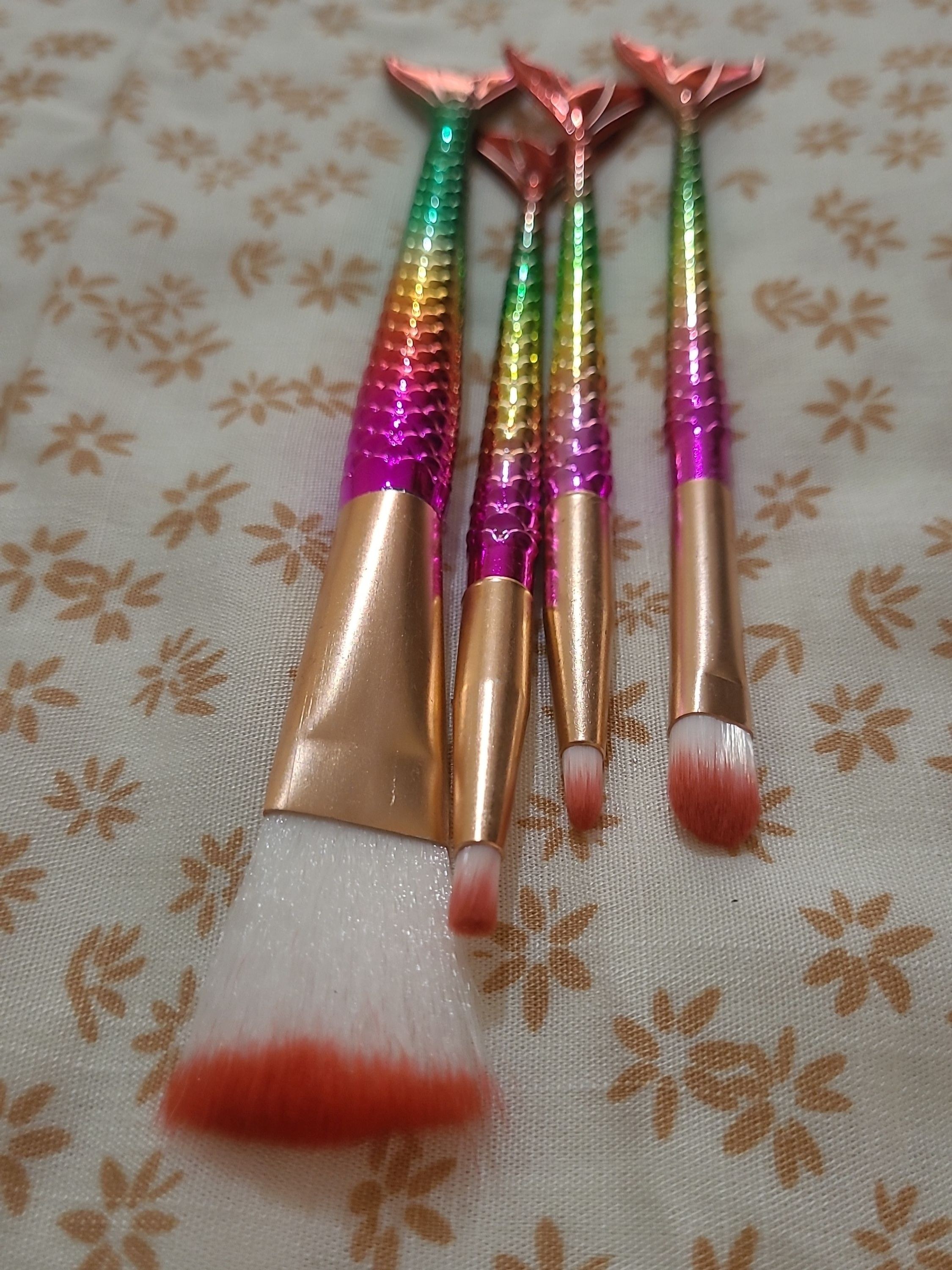 Kit 4 pincéis de maquiagem